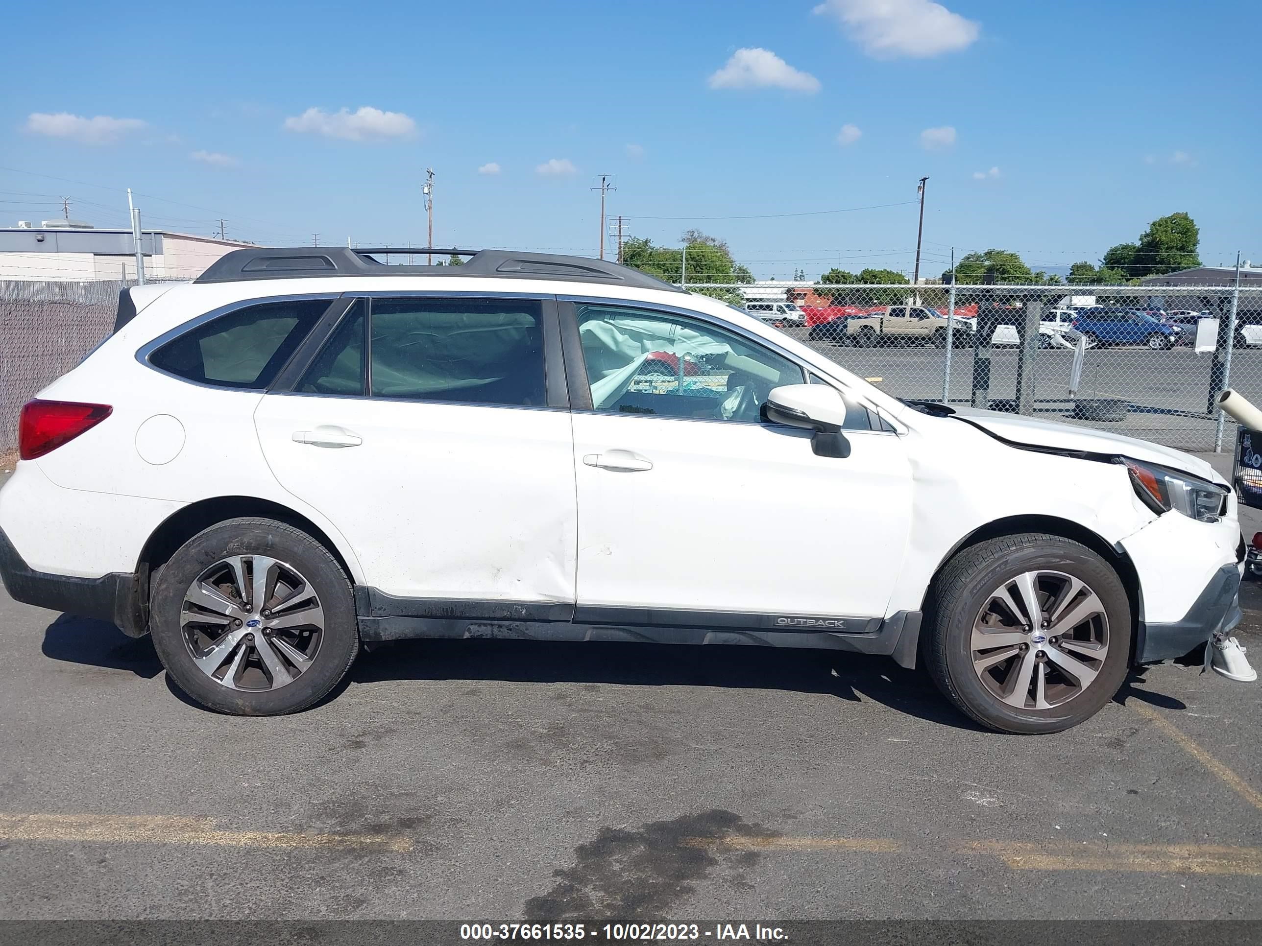 Photo 12 VIN: 4S4BSENC1J3381310 - SUBARU OUTBACK 