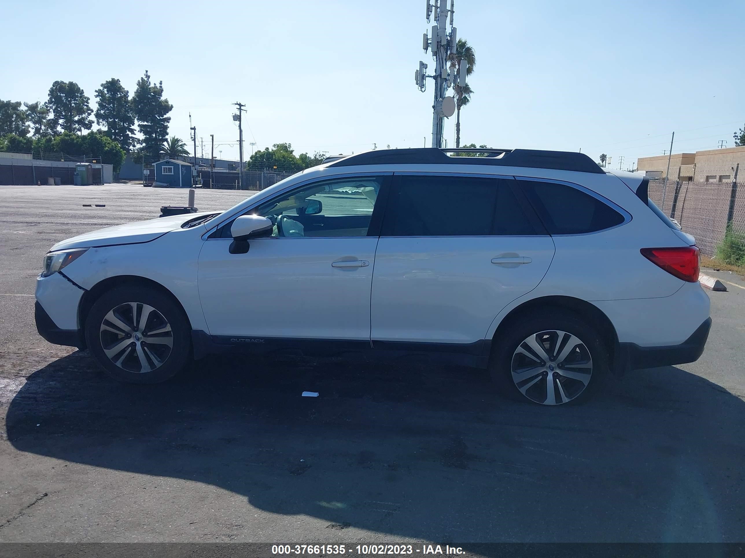 Photo 13 VIN: 4S4BSENC1J3381310 - SUBARU OUTBACK 