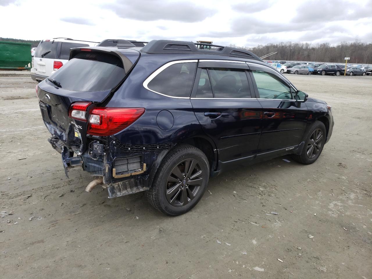 Photo 2 VIN: 4S4BSENC7J3282698 - SUBARU OUTBACK 