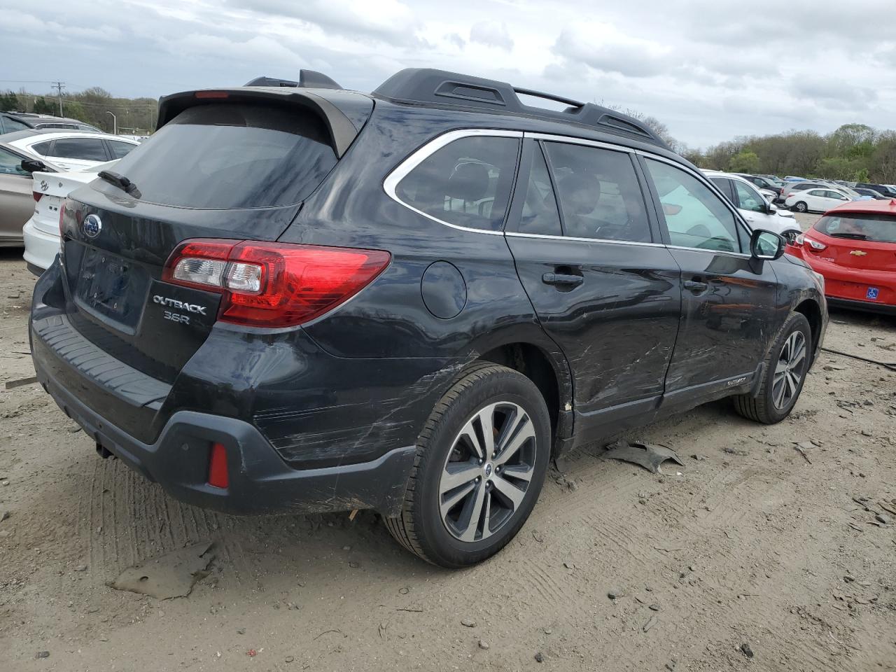 Photo 2 VIN: 4S4BSENC8K3374937 - SUBARU OUTBACK 