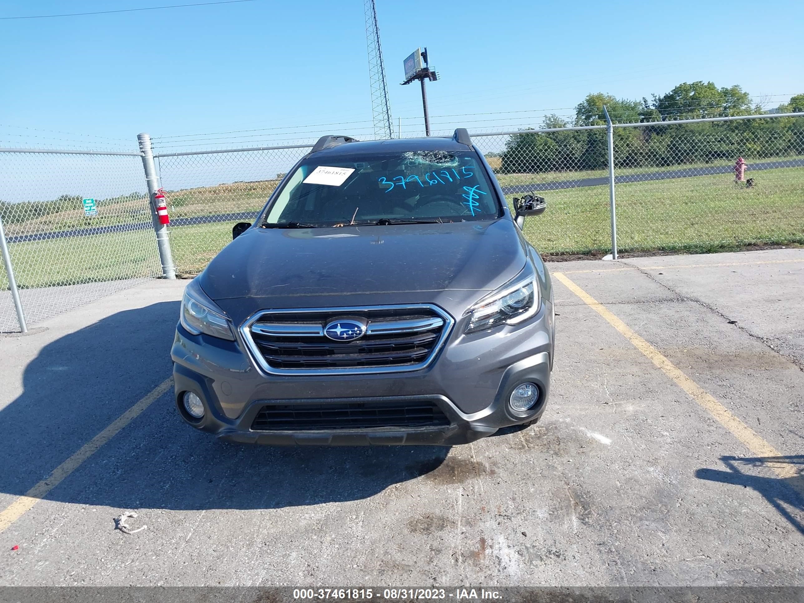 Photo 12 VIN: 4S4BSENCXJ3311871 - SUBARU OUTBACK 