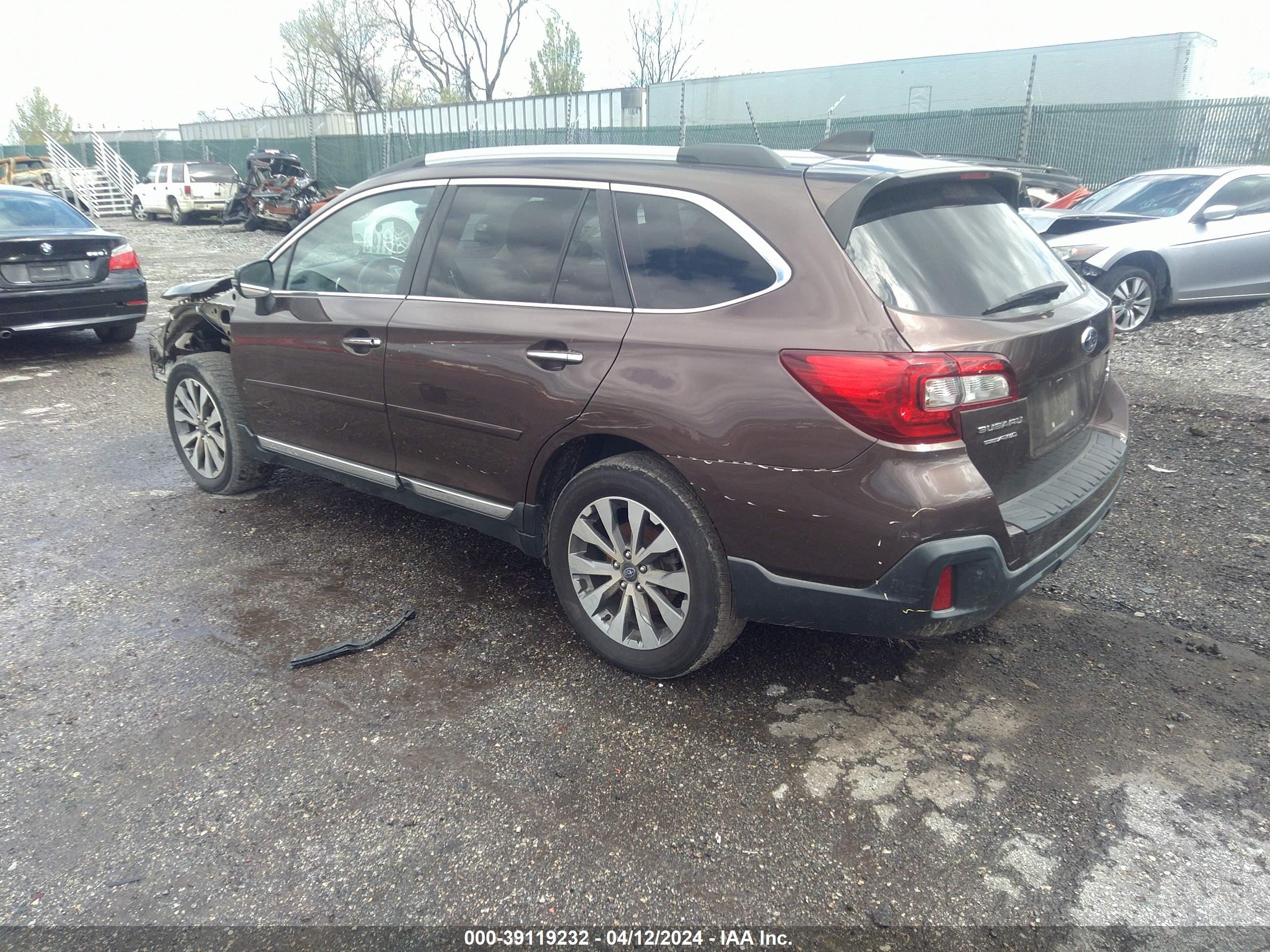 Photo 2 VIN: 4S4BSETC4K3227551 - SUBARU OUTBACK 