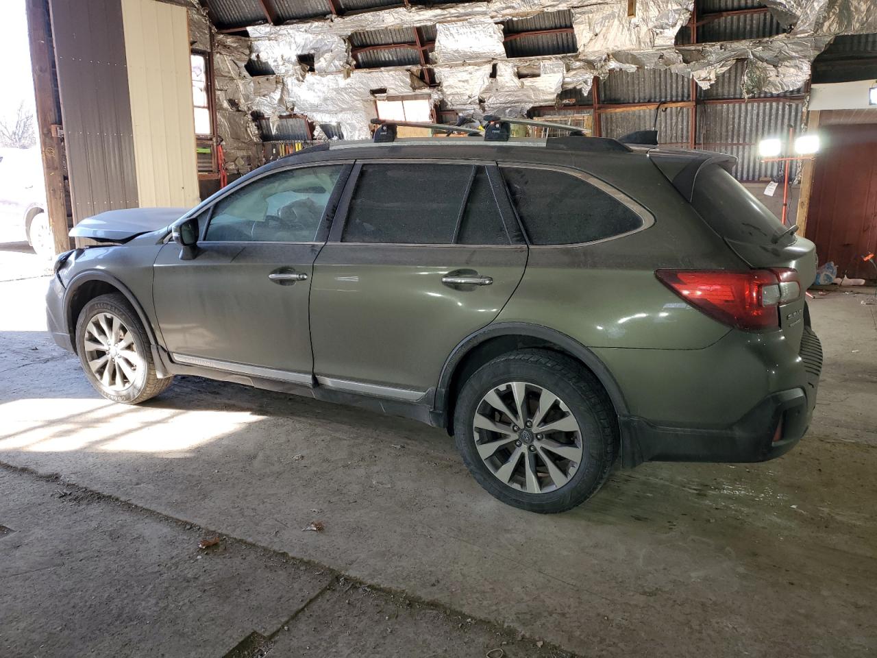 Photo 1 VIN: 4S4BSETC6J3228862 - SUBARU OUTBACK 