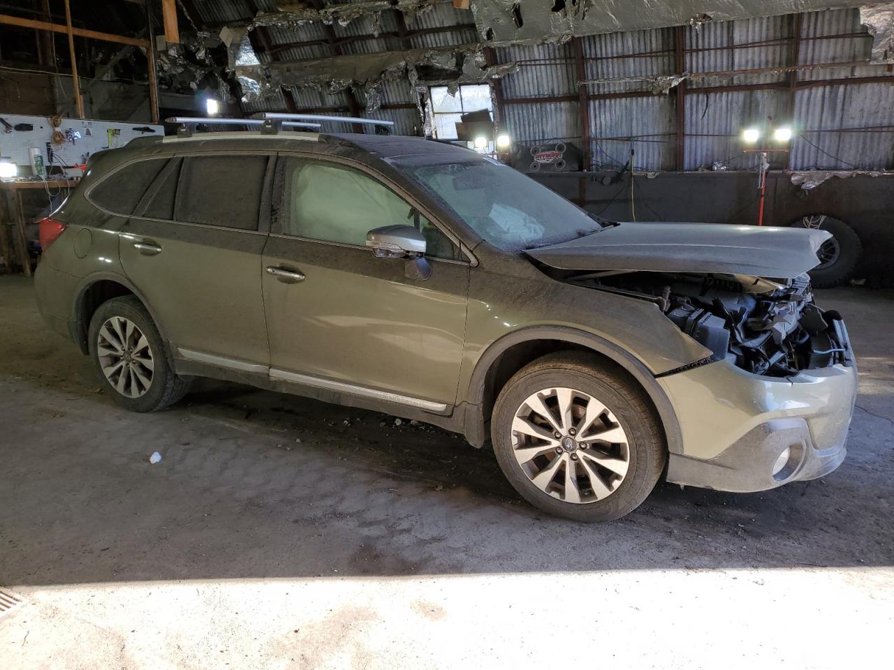 Photo 3 VIN: 4S4BSETC6J3228862 - SUBARU OUTBACK 