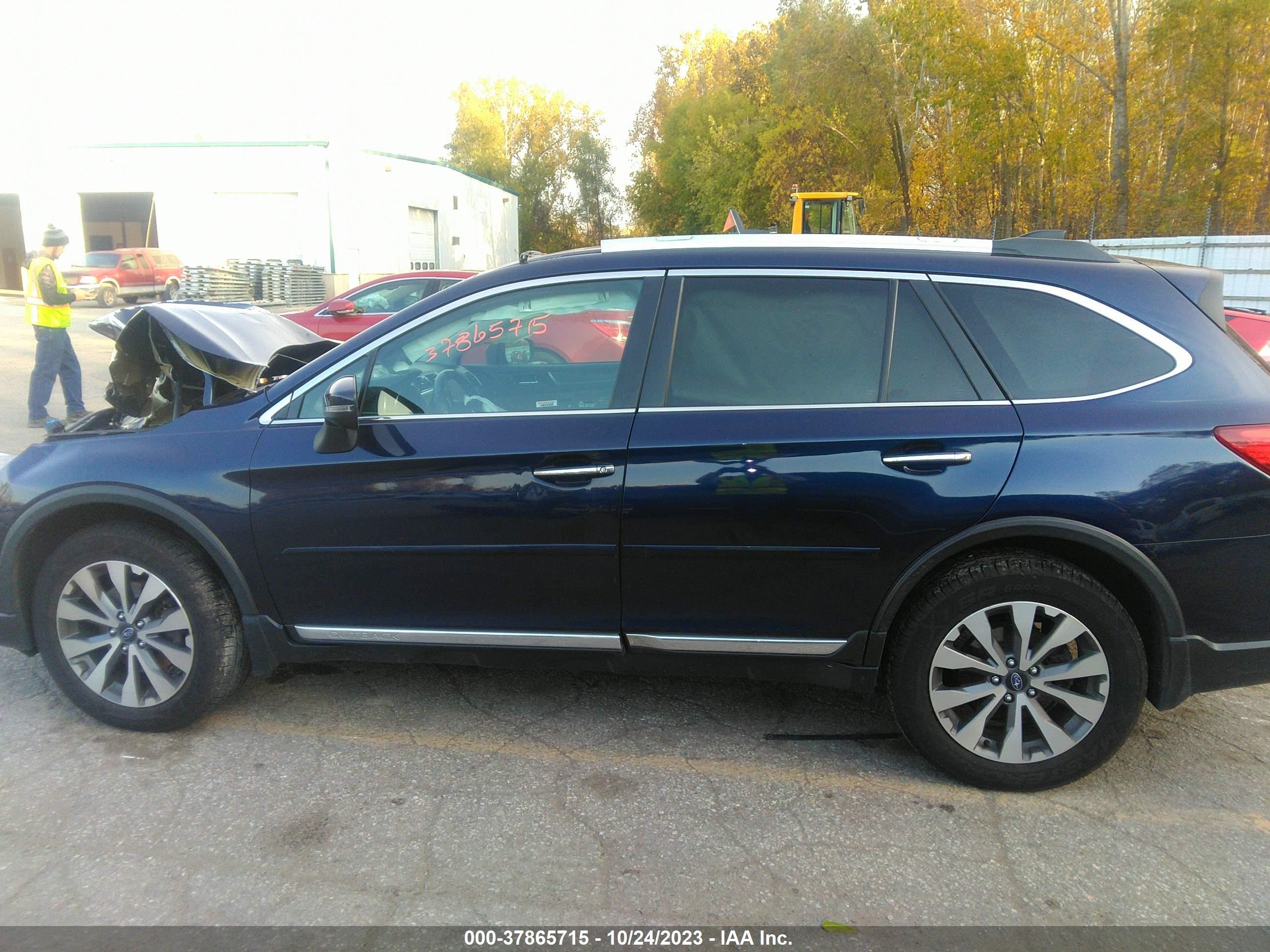 Photo 13 VIN: 4S4BSETC7J3344233 - SUBARU OUTBACK 