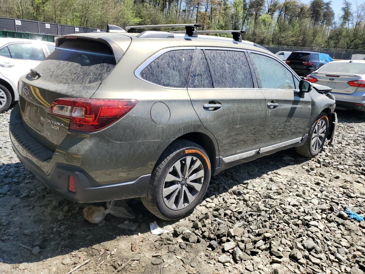 Photo 2 VIN: 4S4BSETC8J3358822 - SUBARU OUTBACK 