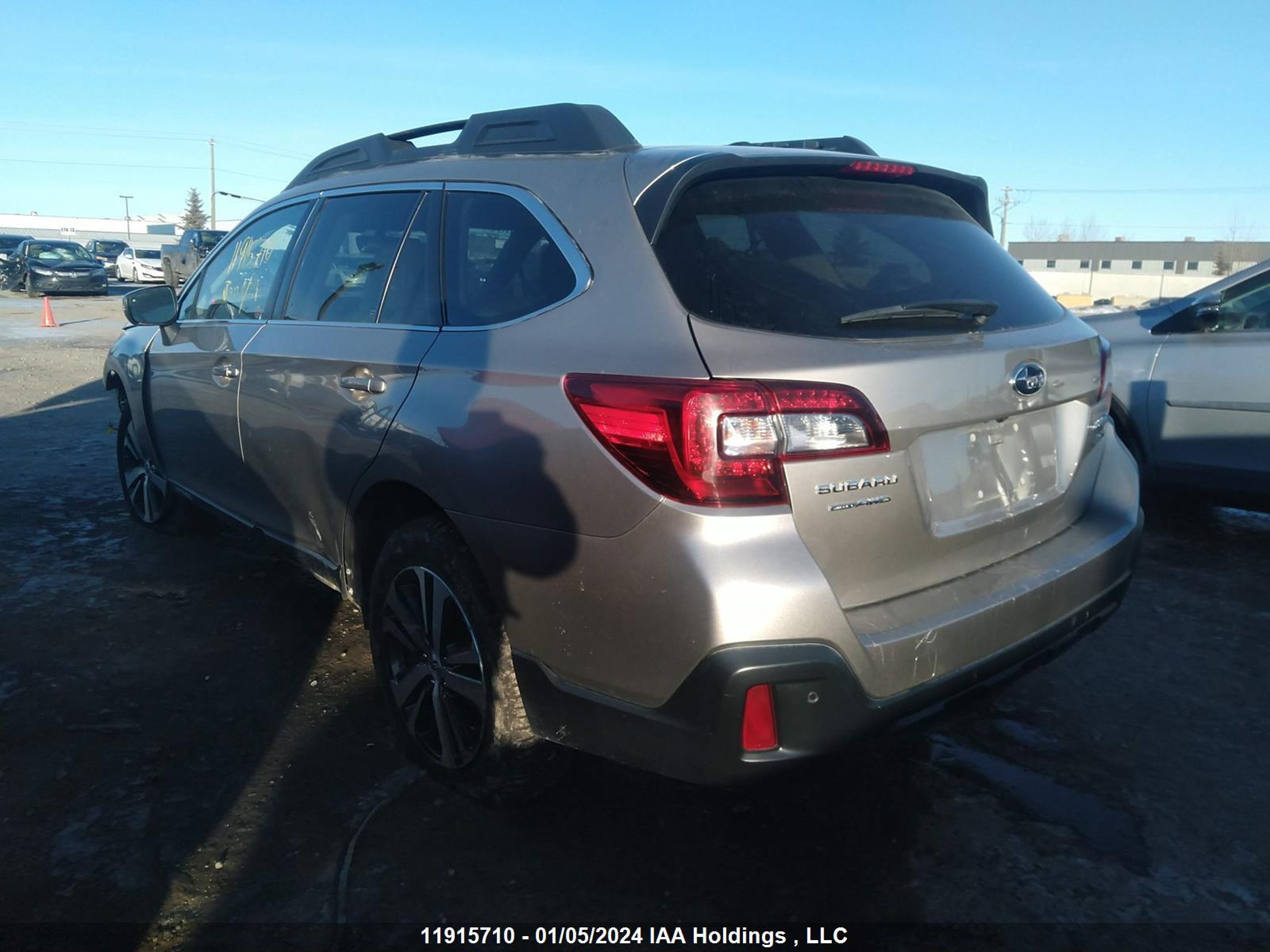 Photo 2 VIN: 4S4BSFNC5J3382627 - SUBARU OUTBACK 