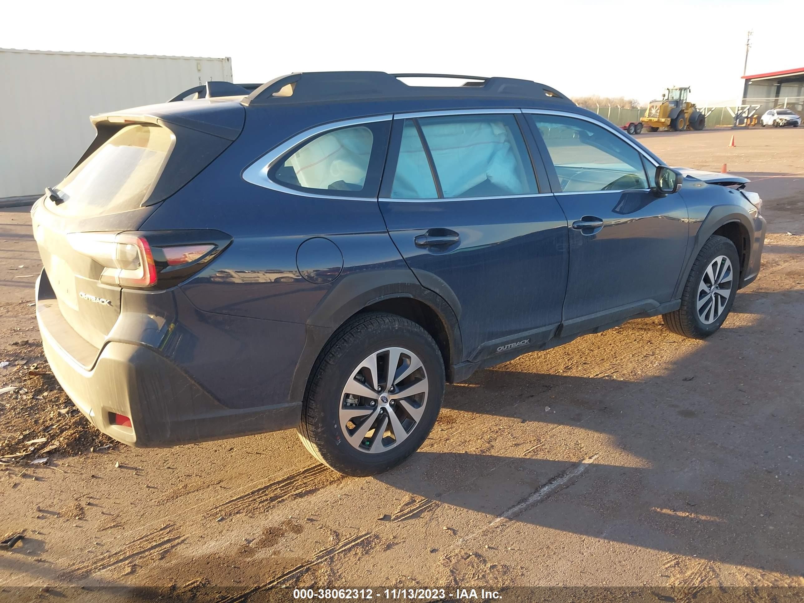 Photo 3 VIN: 4S4BTAAC3R3102219 - SUBARU OUTBACK 