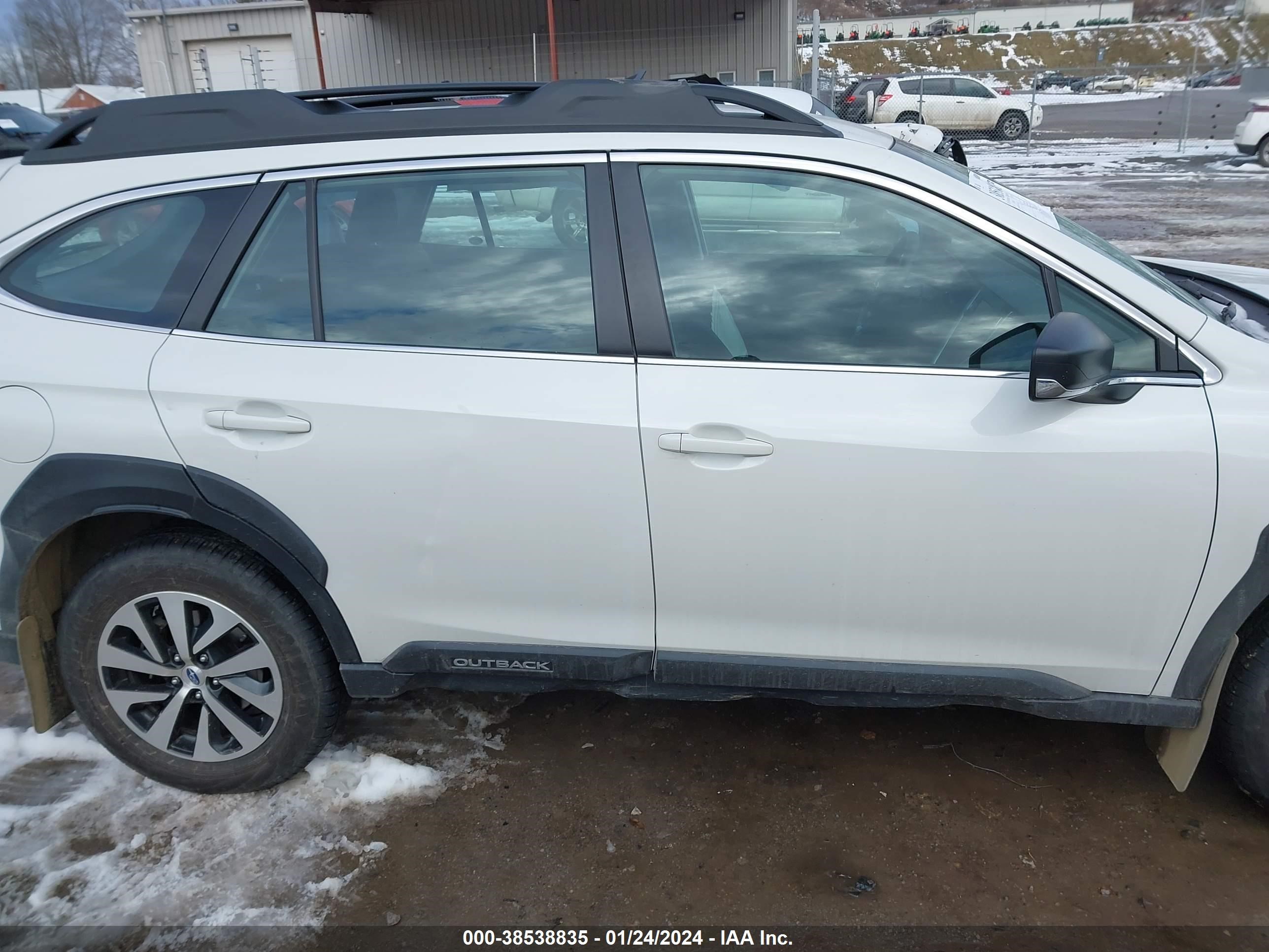 Photo 13 VIN: 4S4BTAAC4P3166413 - SUBARU OUTBACK 