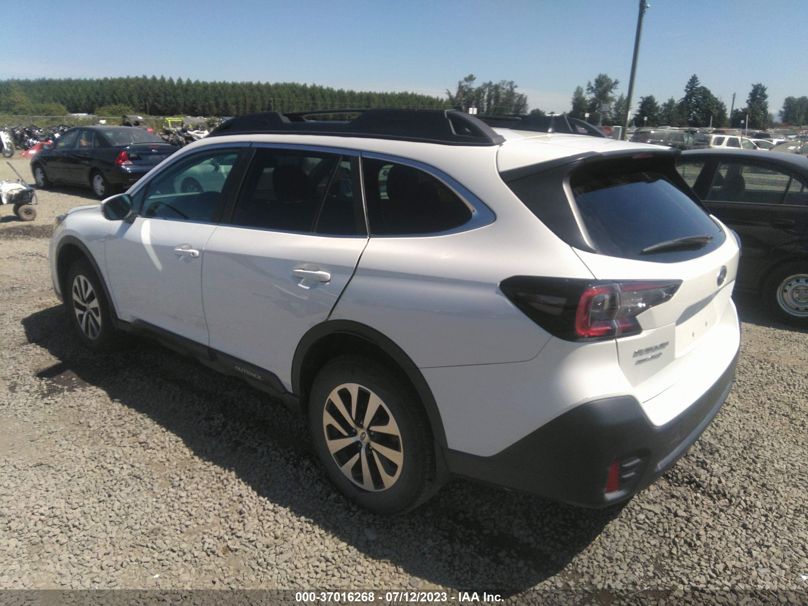 Photo 2 VIN: 4S4BTACC6M3133437 - SUBARU OUTBACK 