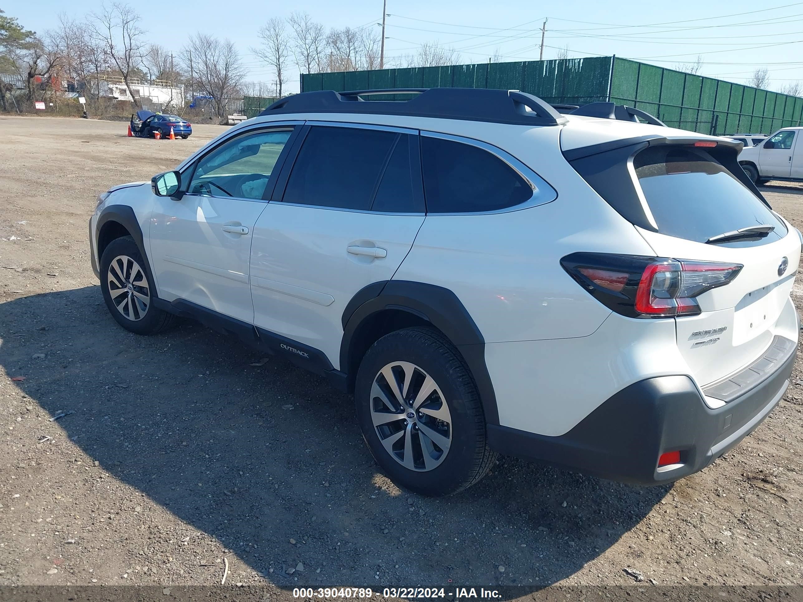 Photo 2 VIN: 4S4BTACCXR3118009 - SUBARU OUTBACK 