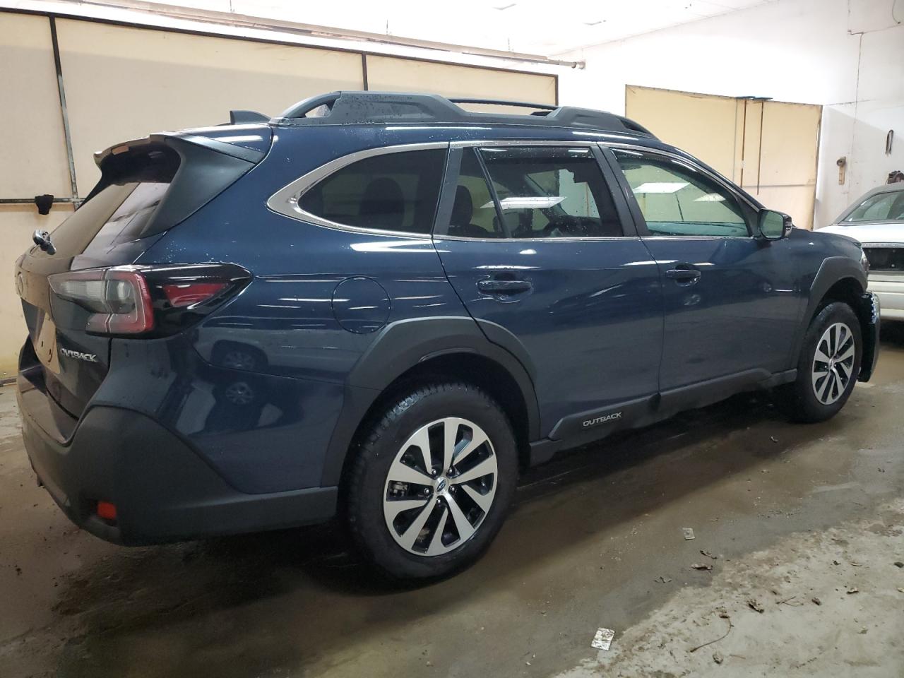 Photo 2 VIN: 4S4BTAFC5R3172684 - SUBARU OUTBACK 