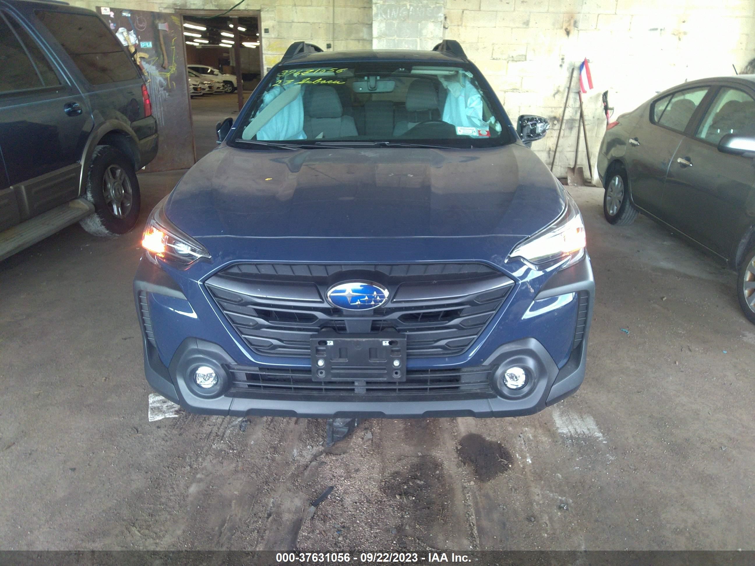 Photo 10 VIN: 4S4BTAFC6P3145720 - SUBARU OUTBACK 