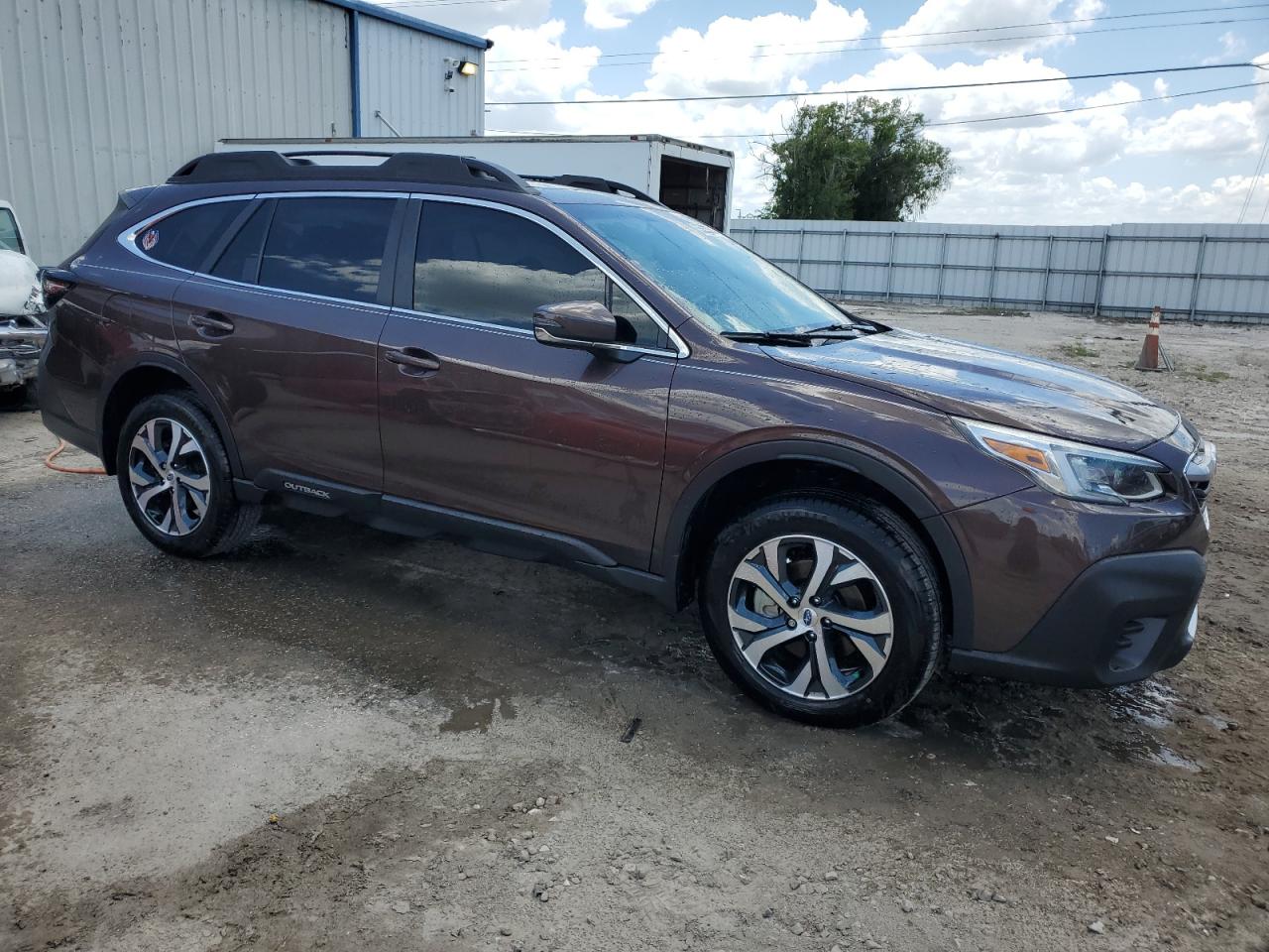 Photo 3 VIN: 4S4BTANC4M3171567 - SUBARU OUTBACK 