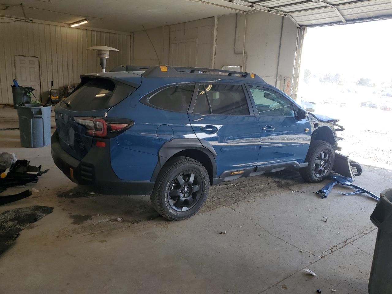 Photo 2 VIN: 4S4BTGUD0R3178035 - SUBARU OUTBACK 