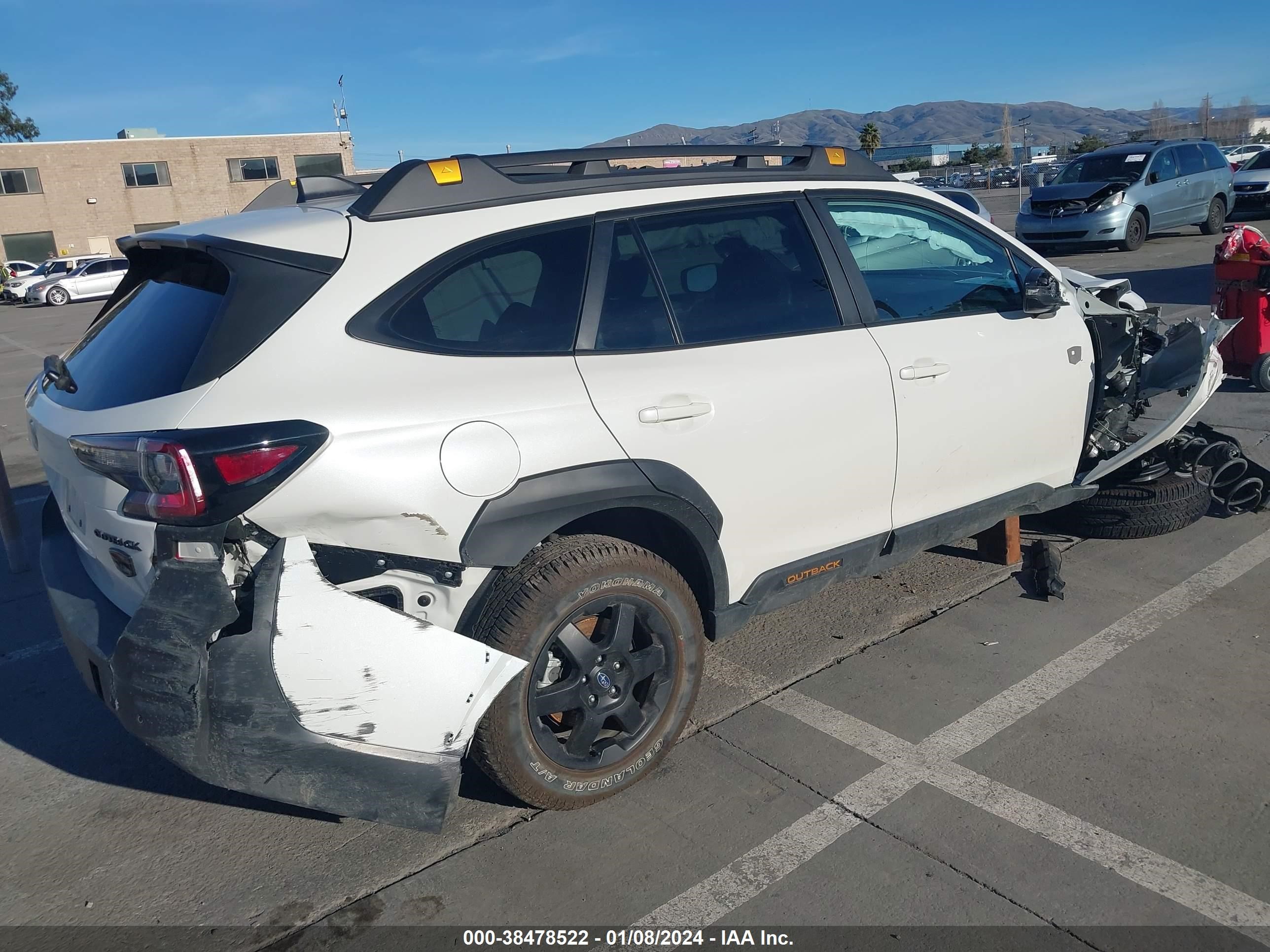 Photo 3 VIN: 4S4BTGUD5R3142700 - SUBARU OUTBACK 