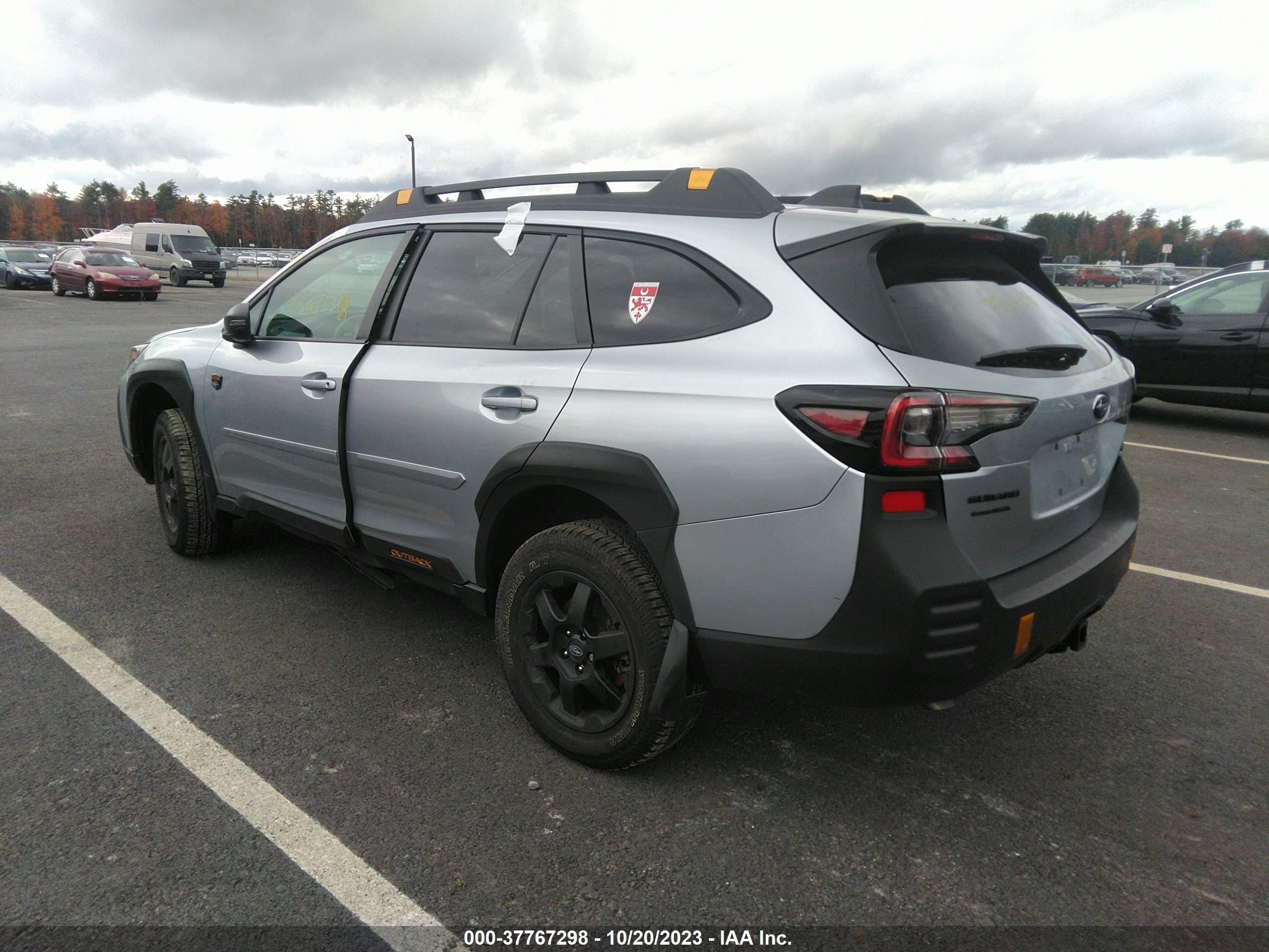 Photo 2 VIN: 4S4BTGUD7P3104320 - SUBARU OUTBACK 