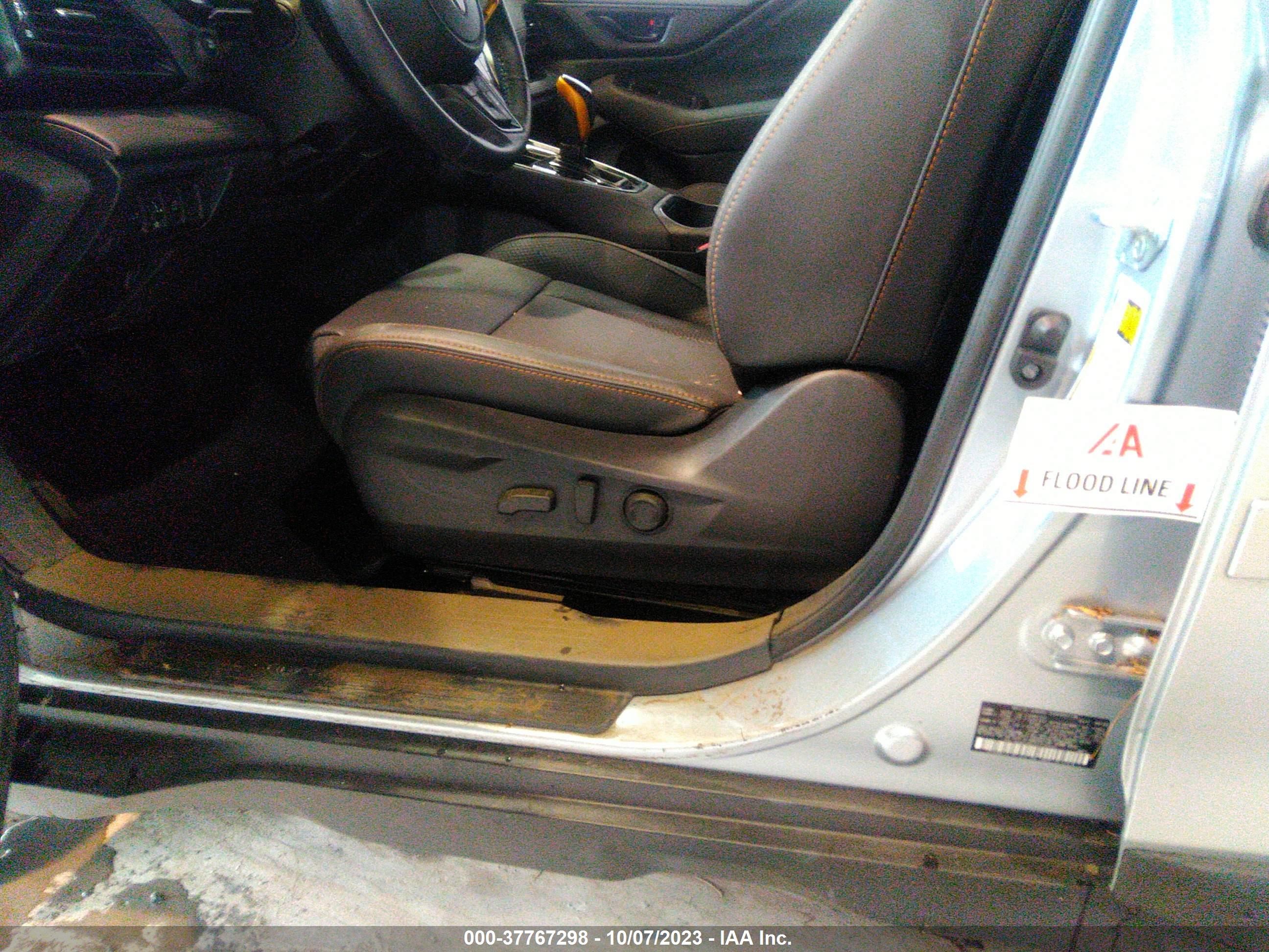 Photo 5 VIN: 4S4BTGUD7P3104320 - SUBARU OUTBACK 