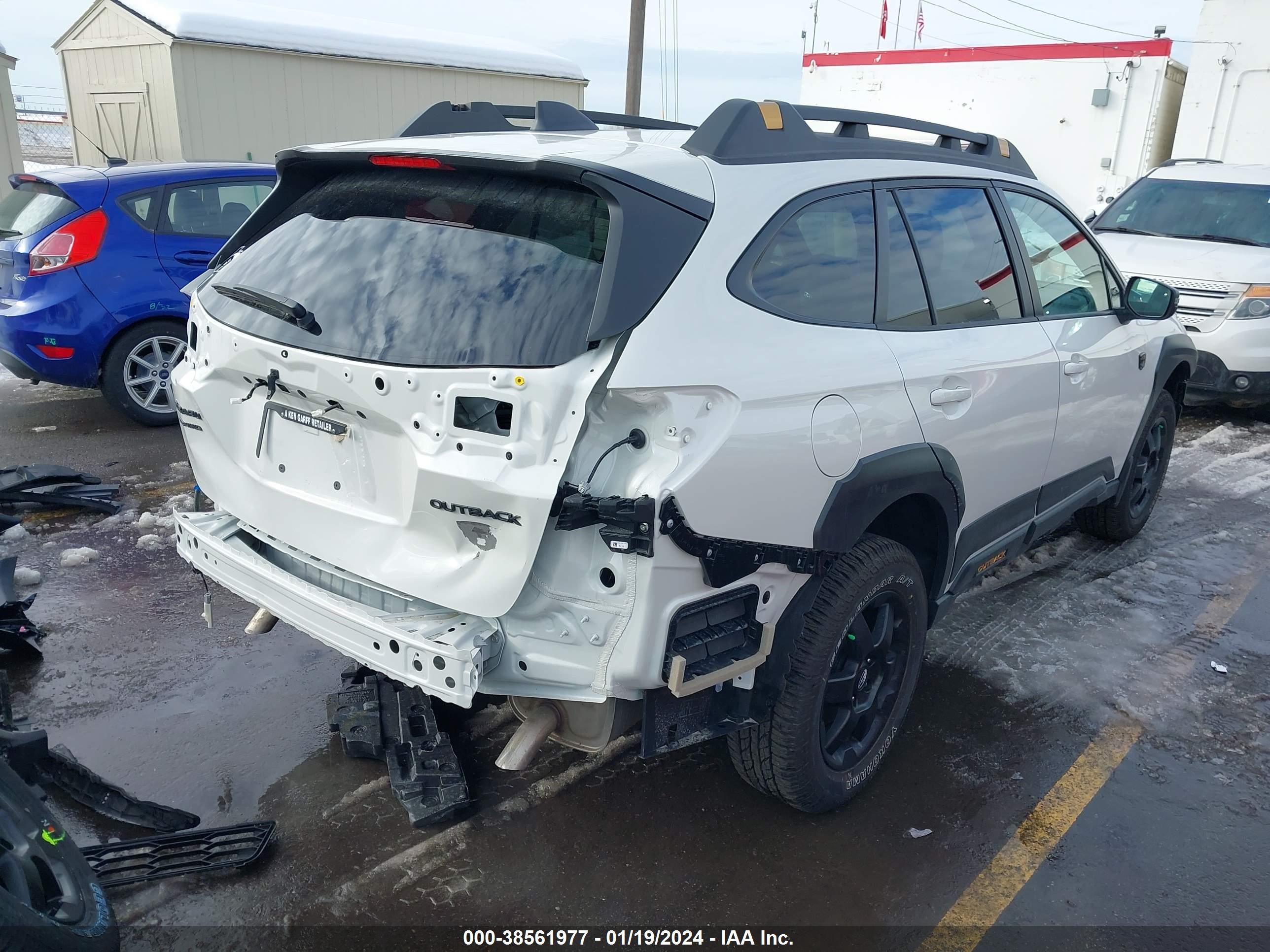 Photo 3 VIN: 4S4BTGUD8R3173844 - SUBARU OUTBACK 