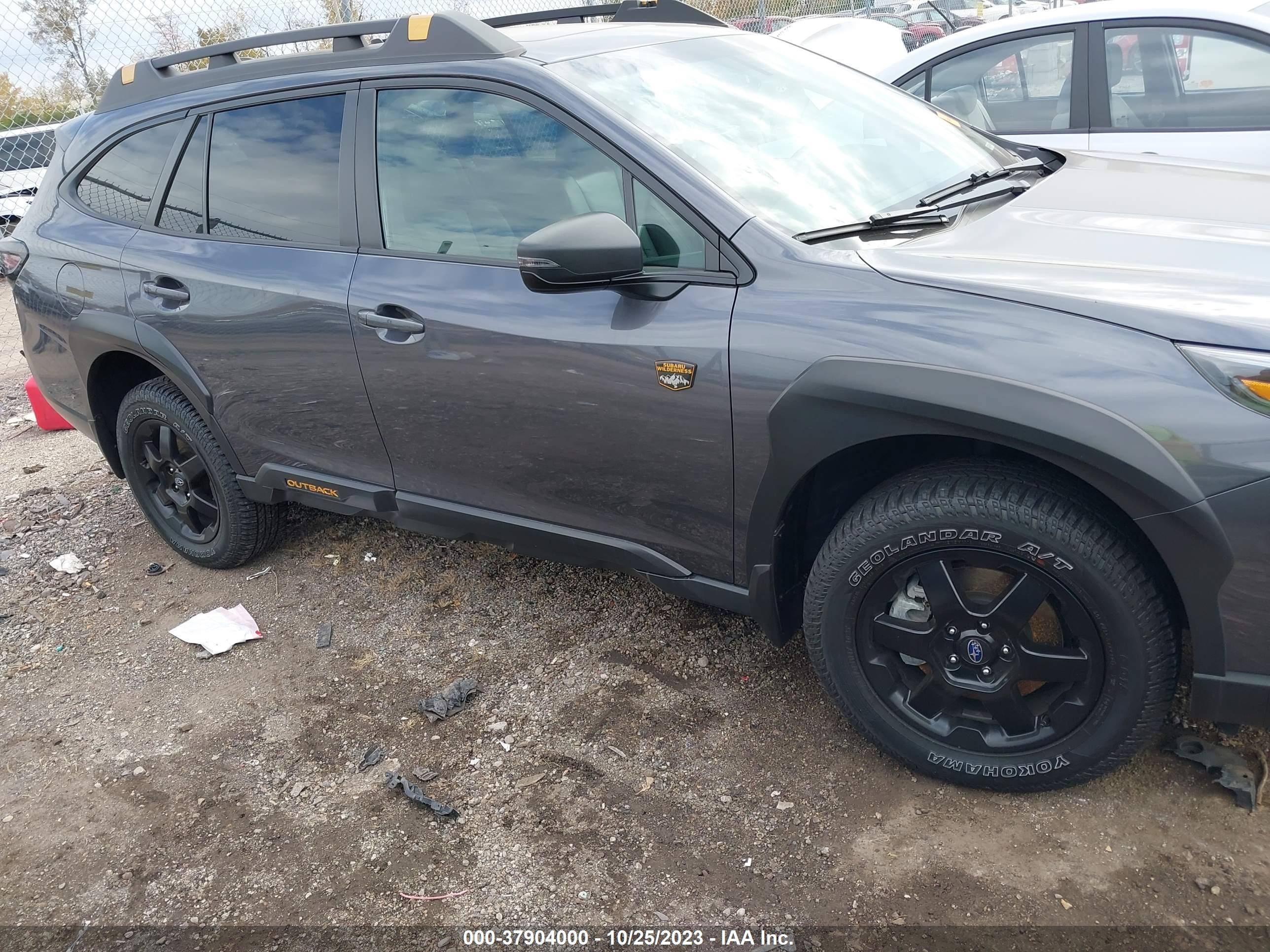 Photo 12 VIN: 4S4BTGUD9N3224620 - SUBARU OUTBACK 