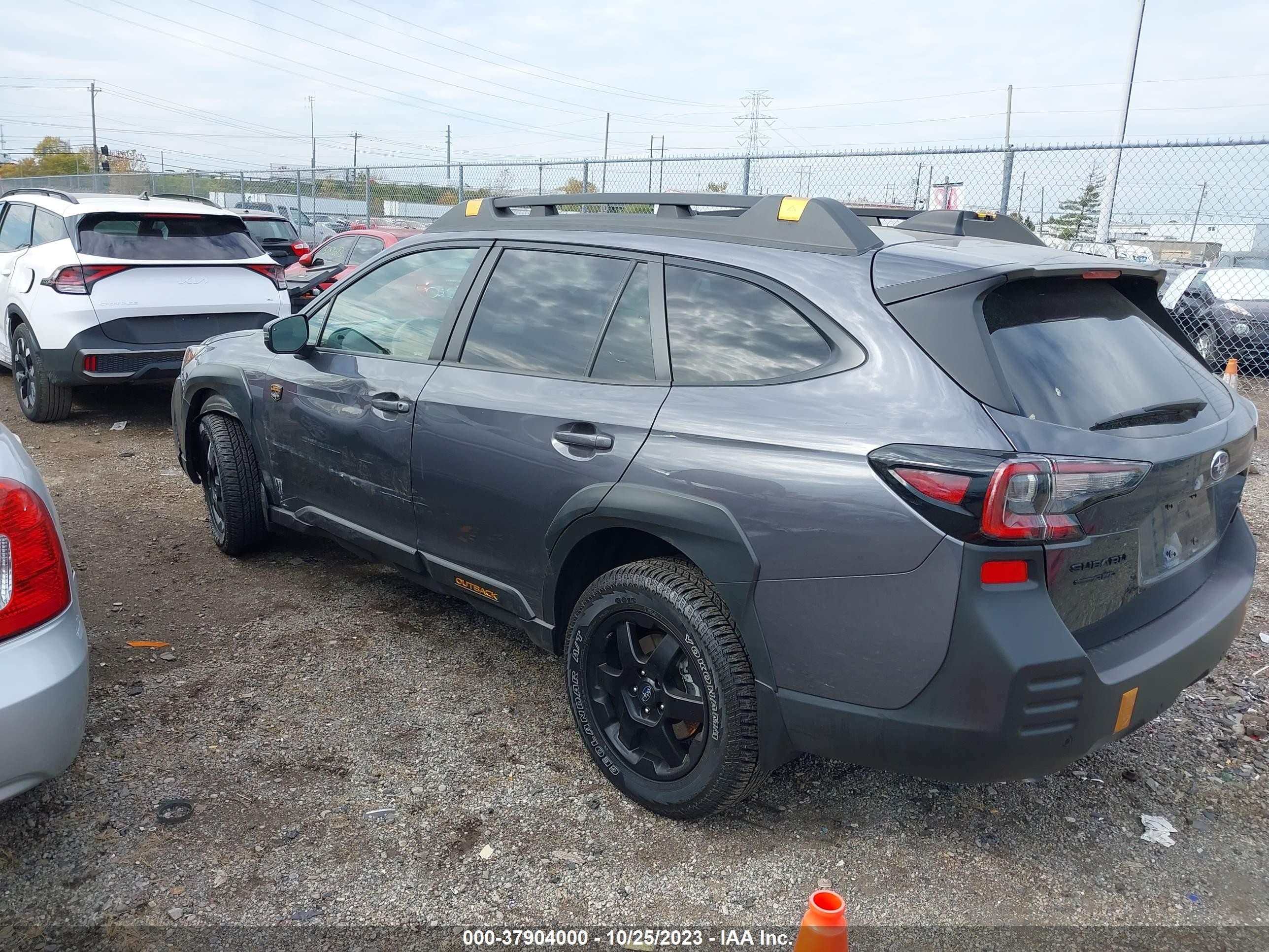 Photo 2 VIN: 4S4BTGUD9N3224620 - SUBARU OUTBACK 