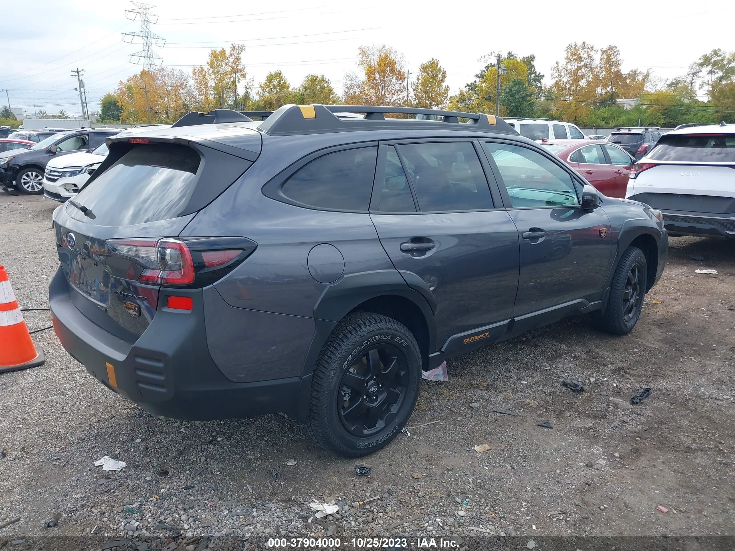 Photo 3 VIN: 4S4BTGUD9N3224620 - SUBARU OUTBACK 