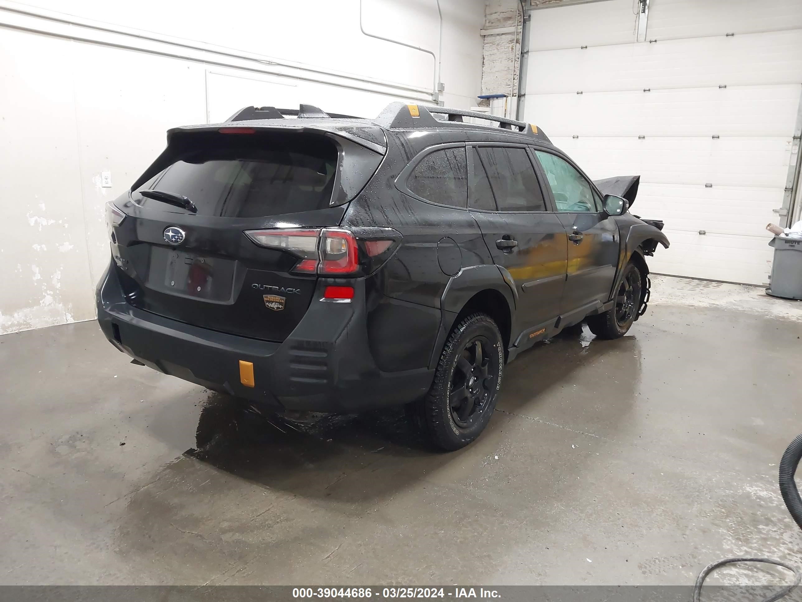 Photo 3 VIN: 4S4BTGUD9R3229239 - SUBARU OUTBACK 