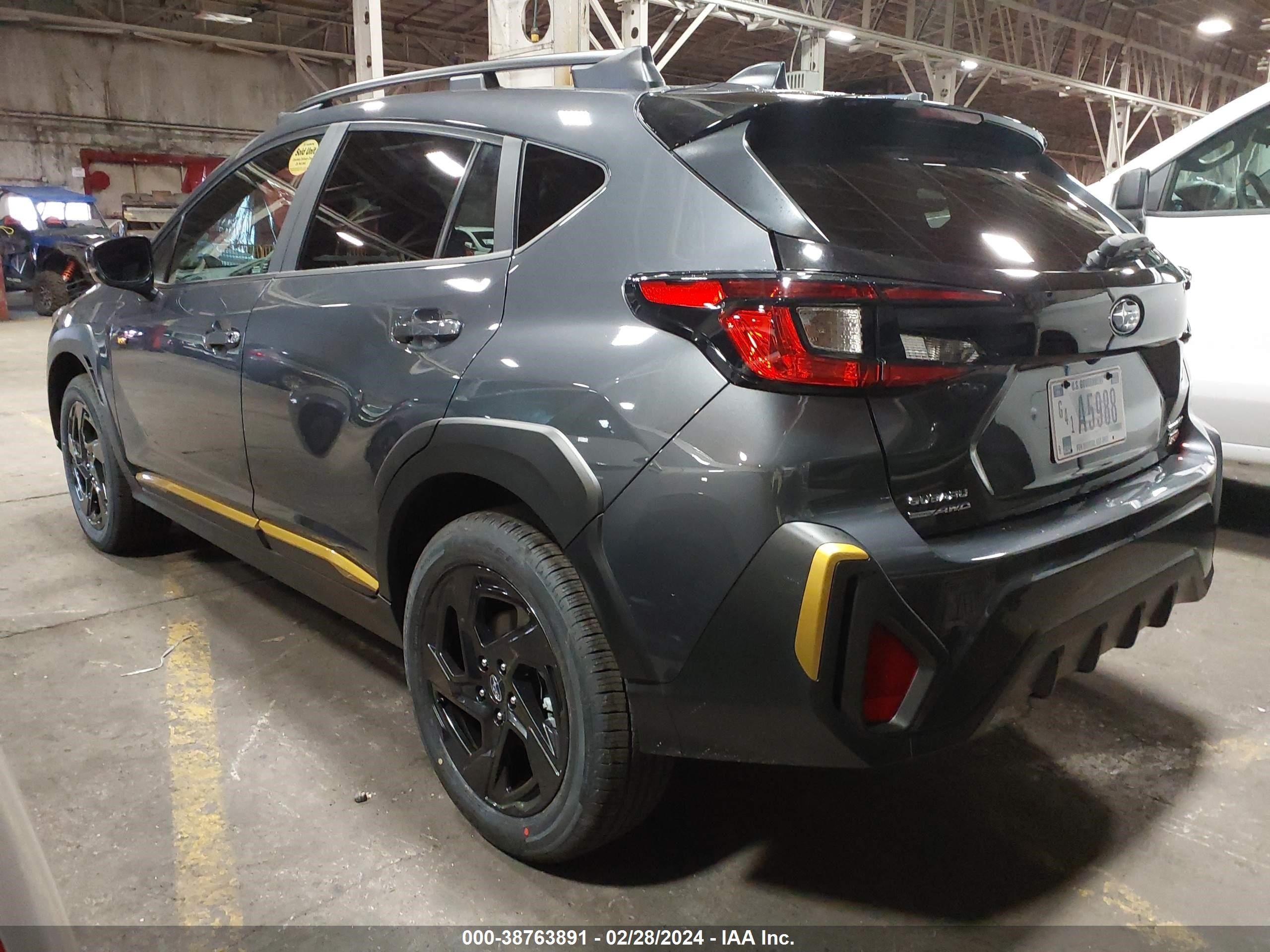 Photo 2 VIN: 4S4GUHF67R3755537 - SUBARU CROSSTREK 