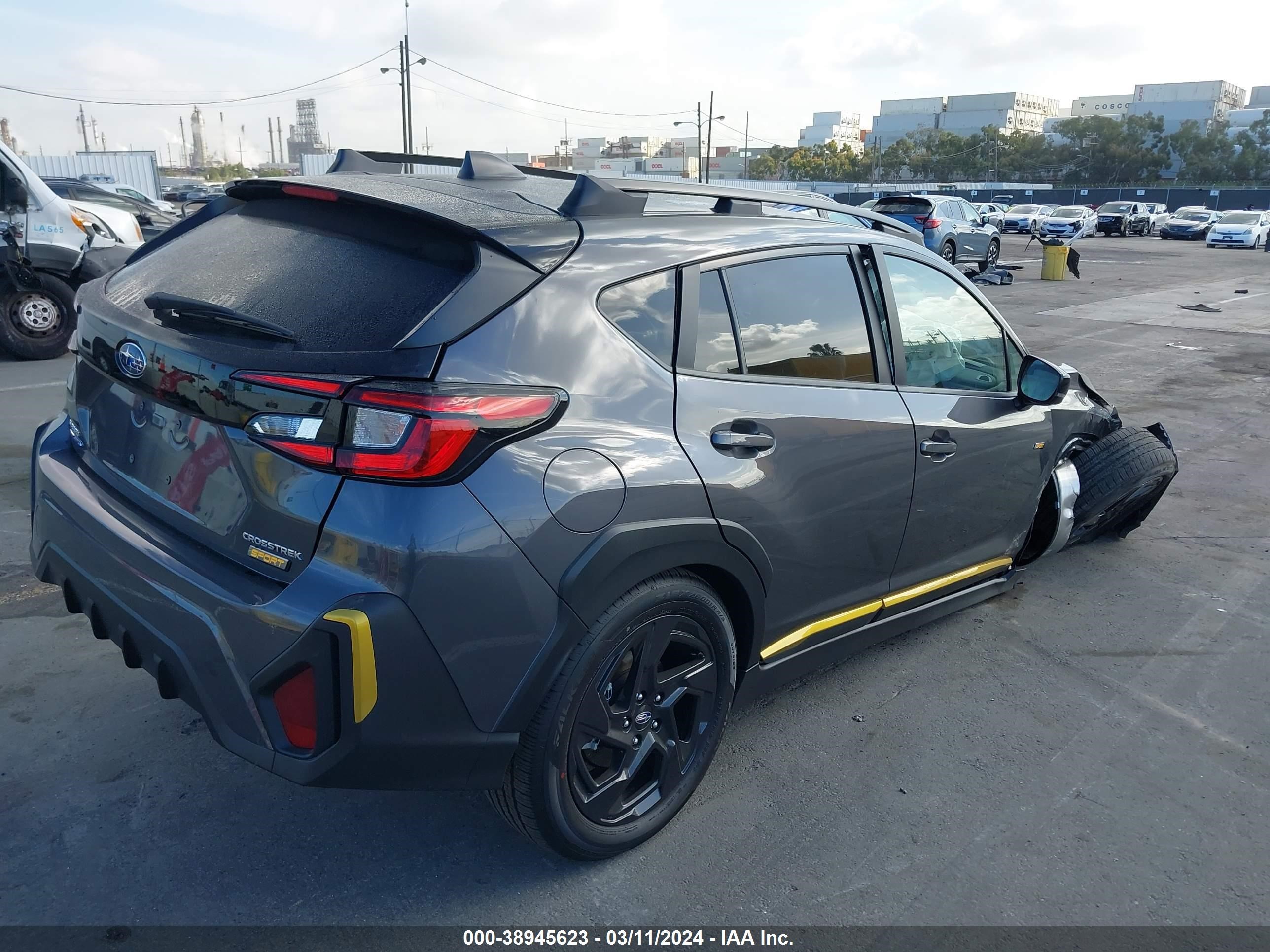 Photo 3 VIN: 4S4GUHF67R3760141 - SUBARU CROSSTREK 