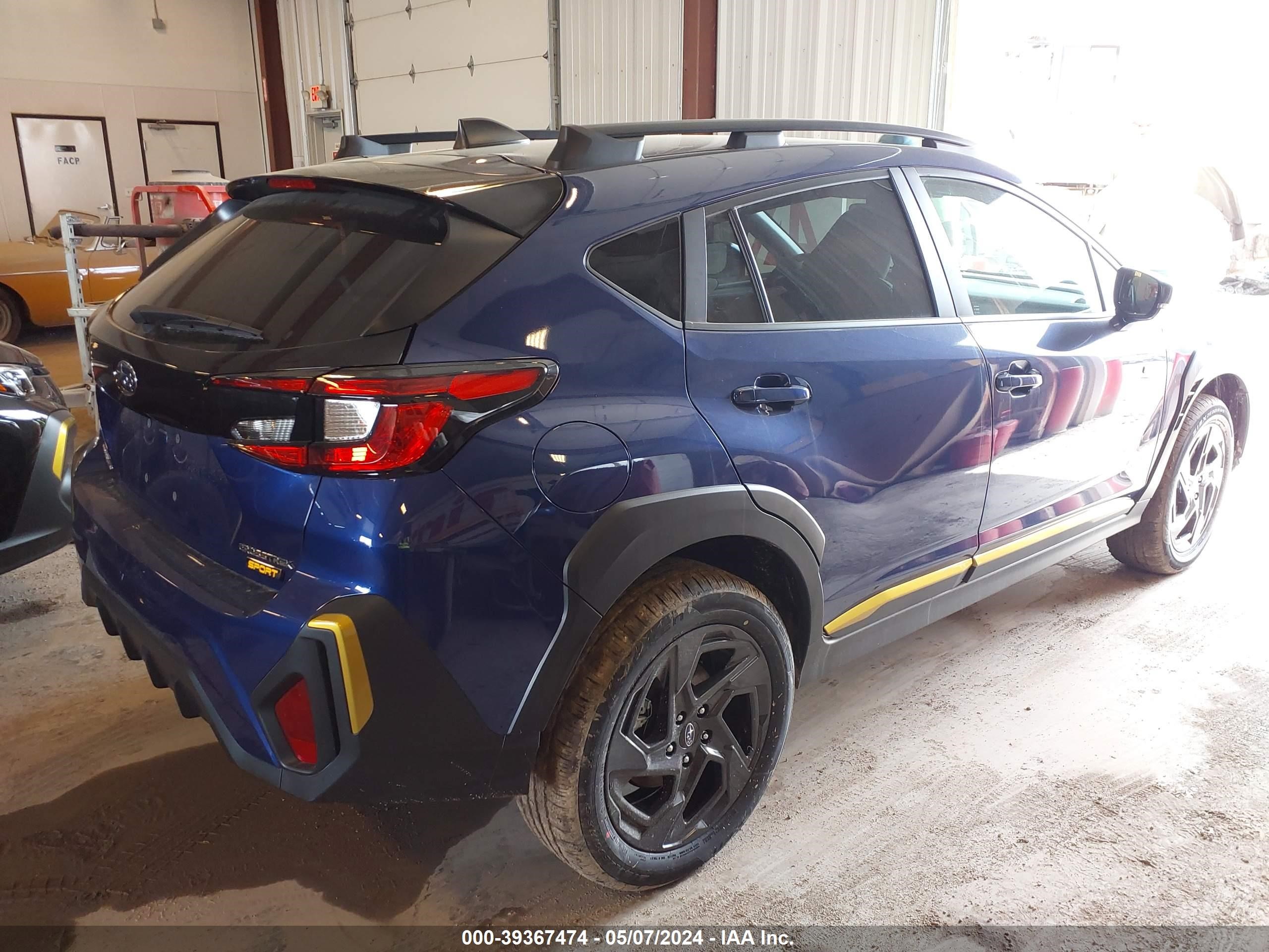 Photo 3 VIN: 4S4GUHF67R3790806 - SUBARU CROSSTREK 