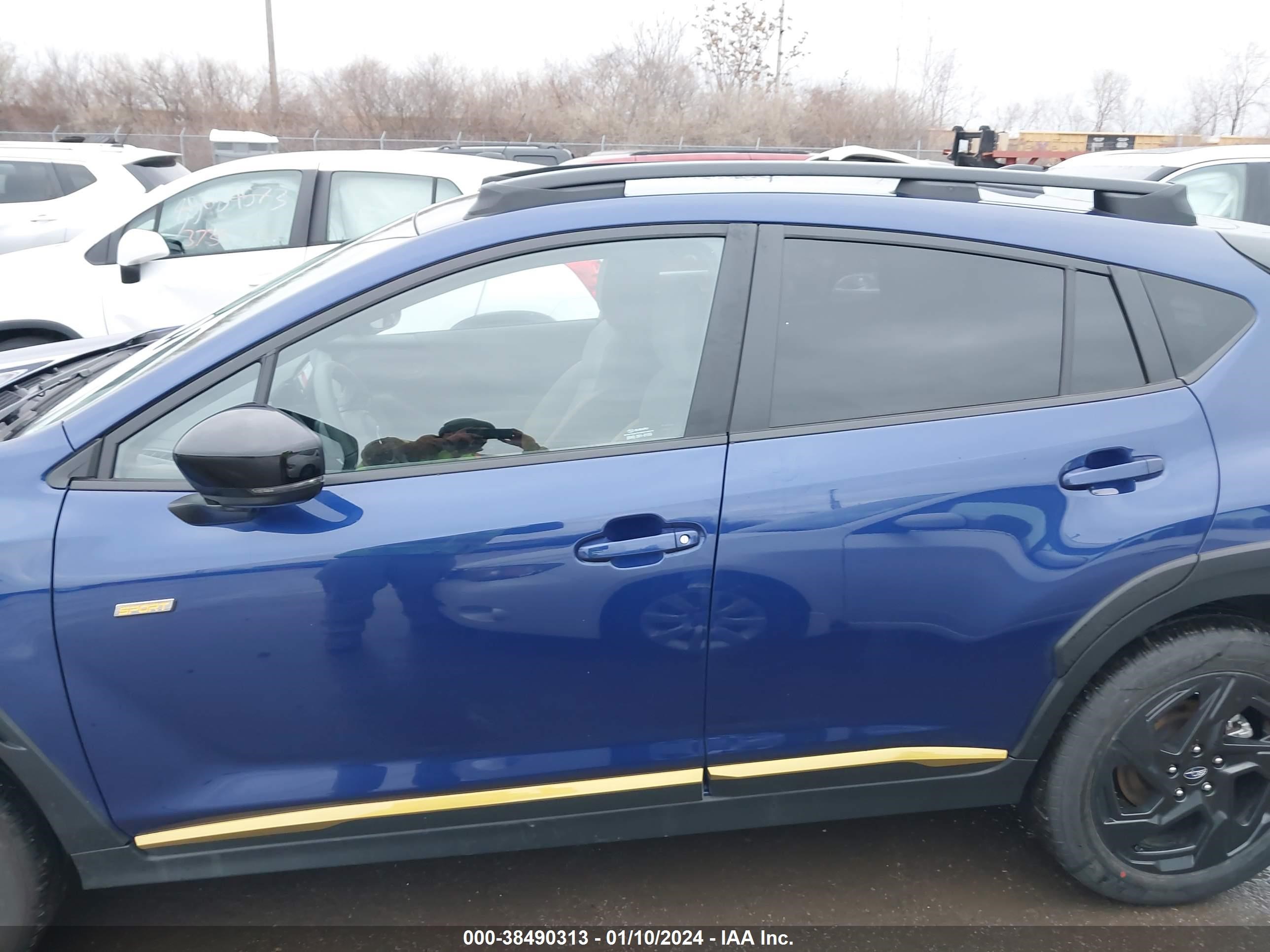 Photo 14 VIN: 4S4GUHF69R3738643 - SUBARU CROSSTREK 