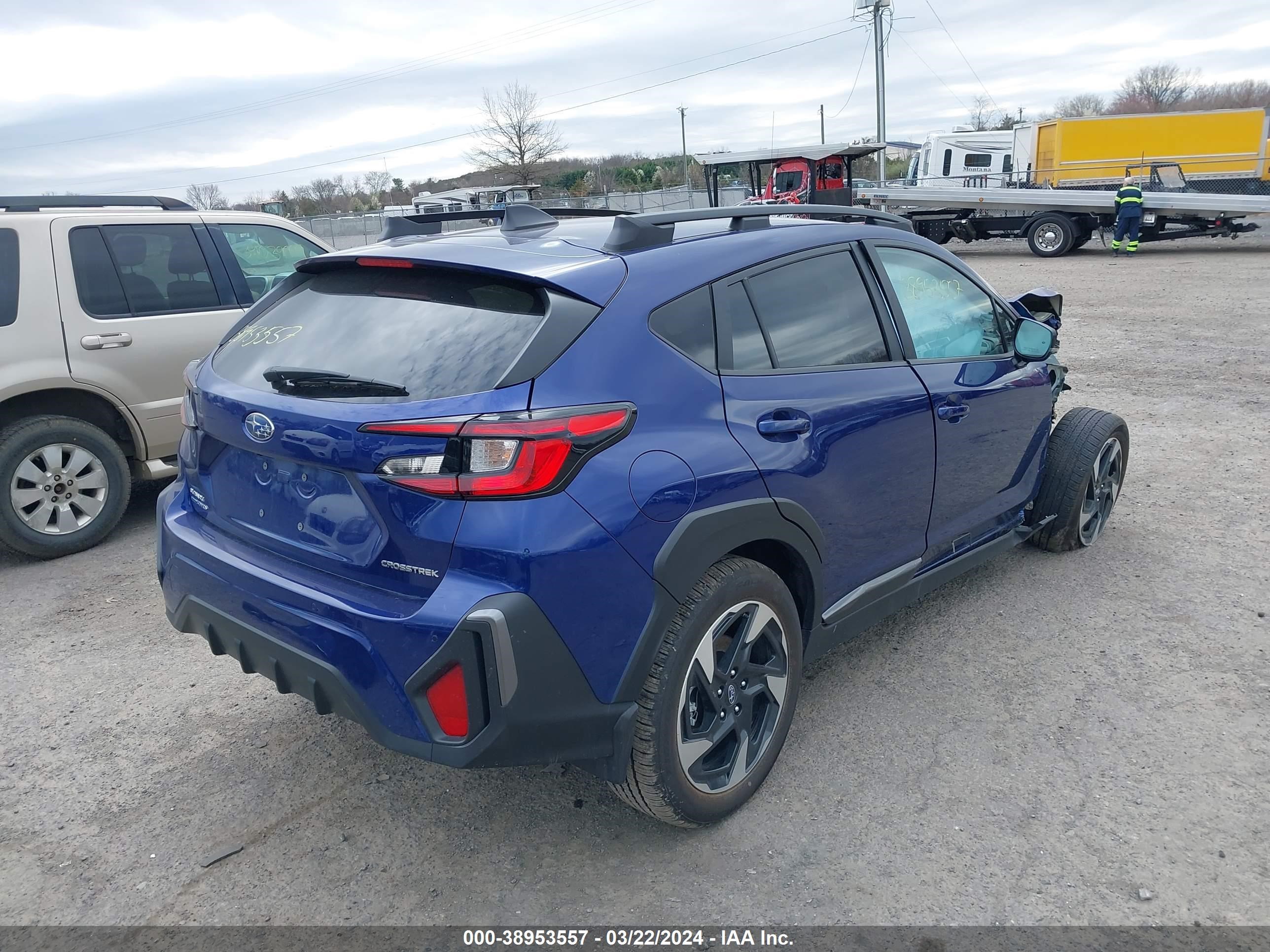 Photo 3 VIN: 4S4GUHM66R3741082 - SUBARU CROSSTREK 