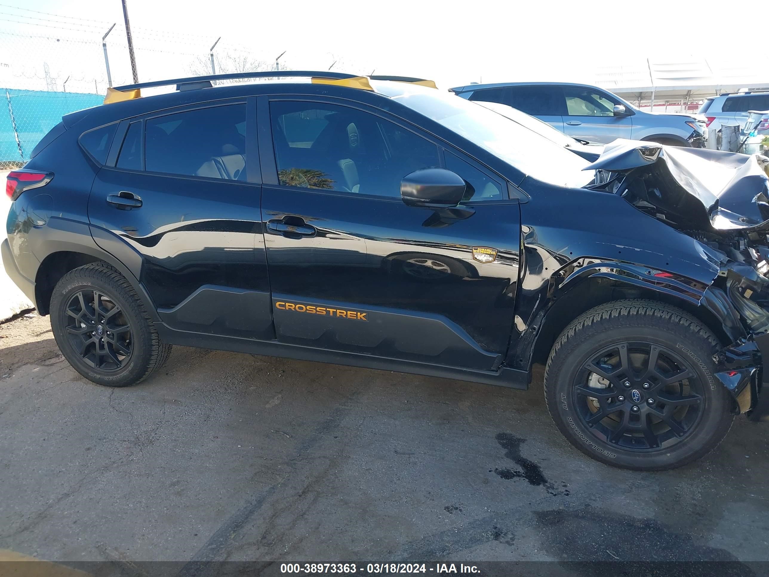 Photo 11 VIN: 4S4GUHT60R3726451 - SUBARU CROSSTREK 