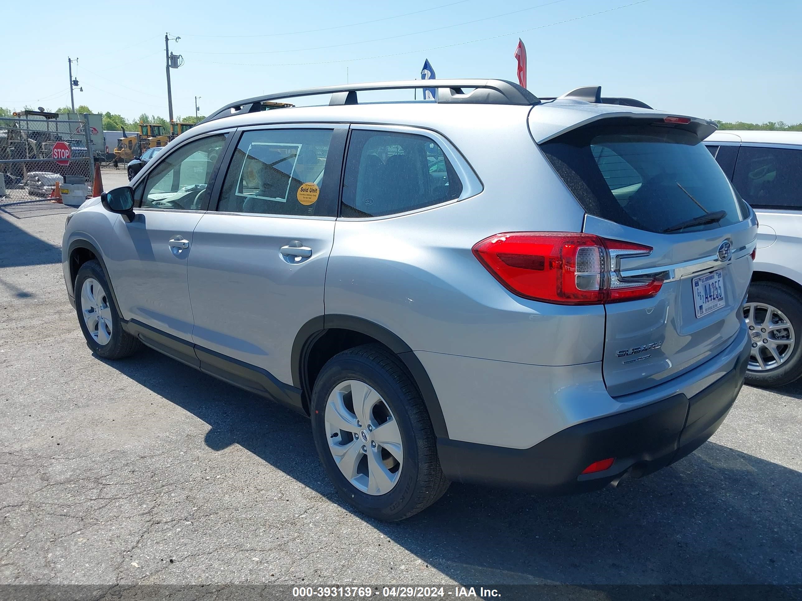 Photo 2 VIN: 4S4WMAAD4R3436279 - SUBARU ASCENT 