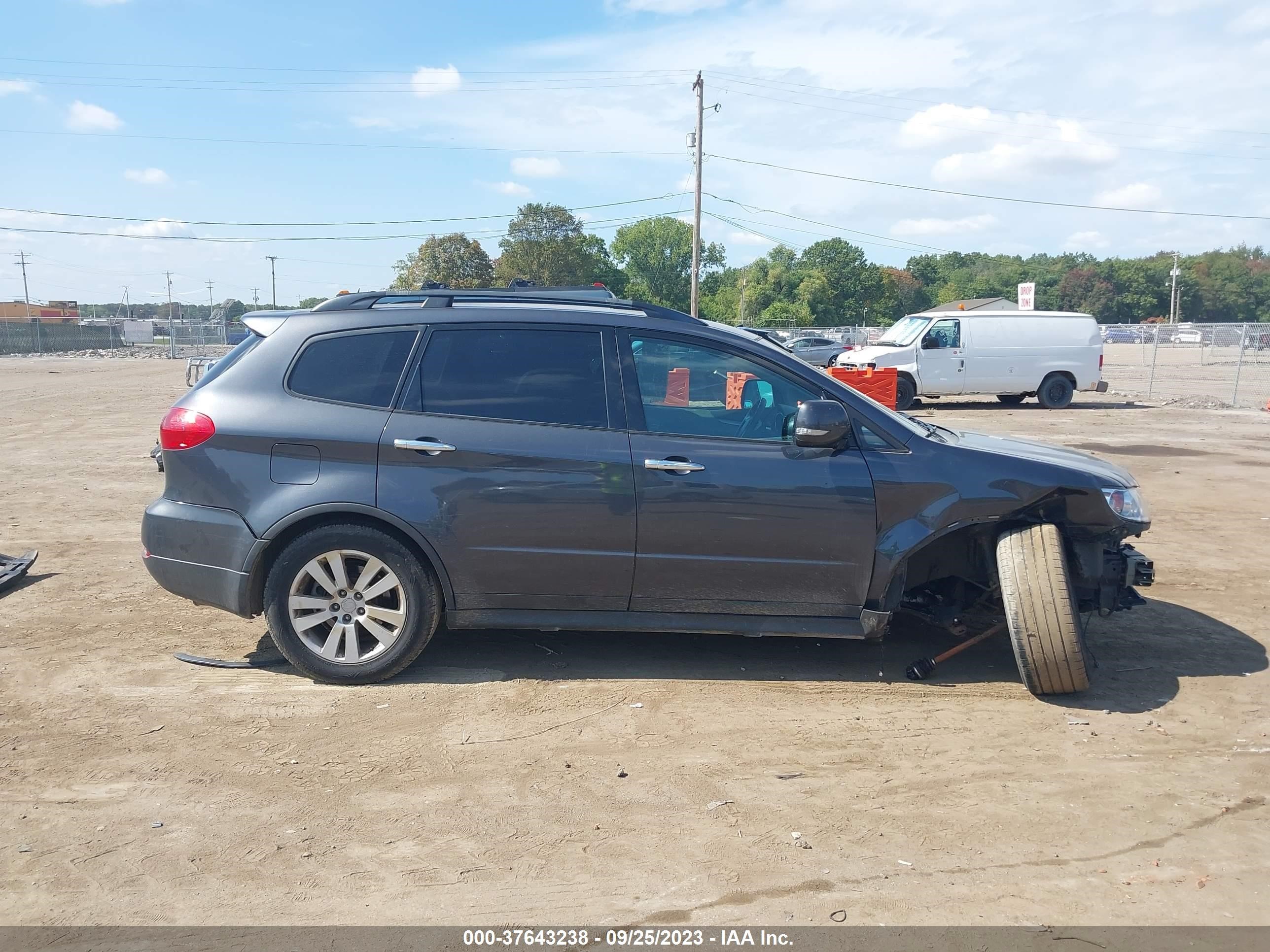 Photo 13 VIN: 4S4WX97D084410770 - SUBARU TRIBECA 