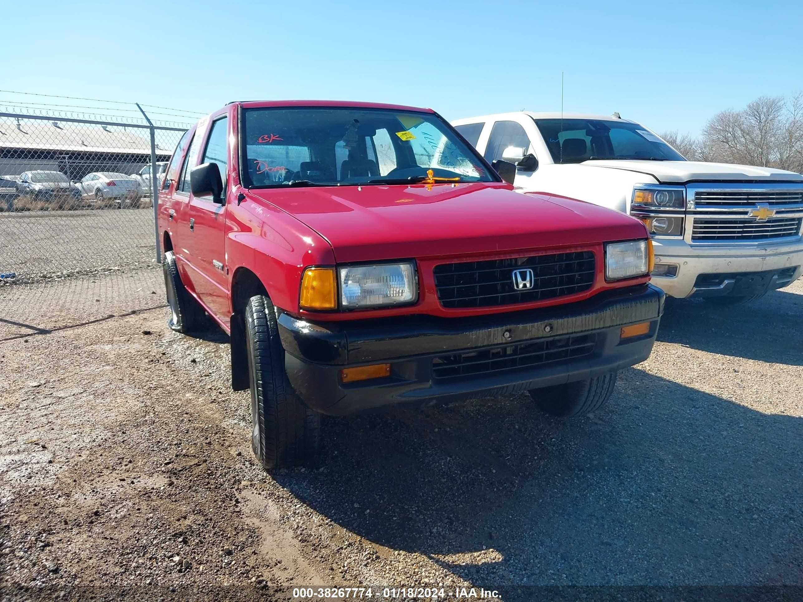 Photo 0 VIN: 4S6CK58VXS4421243 - HONDA PASSPORT 