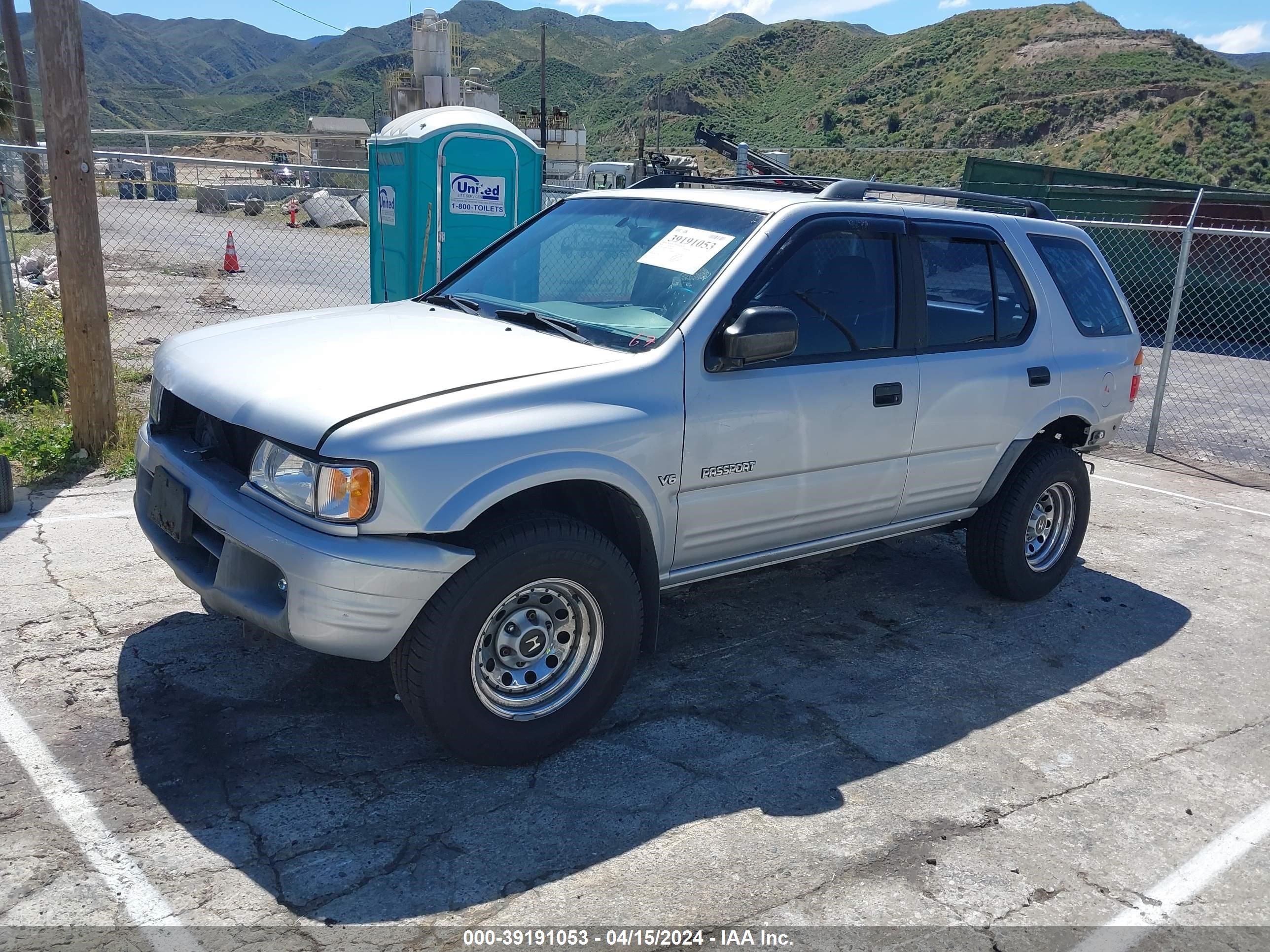 Photo 1 VIN: 4S6CK58W924402689 - HONDA PASSPORT 