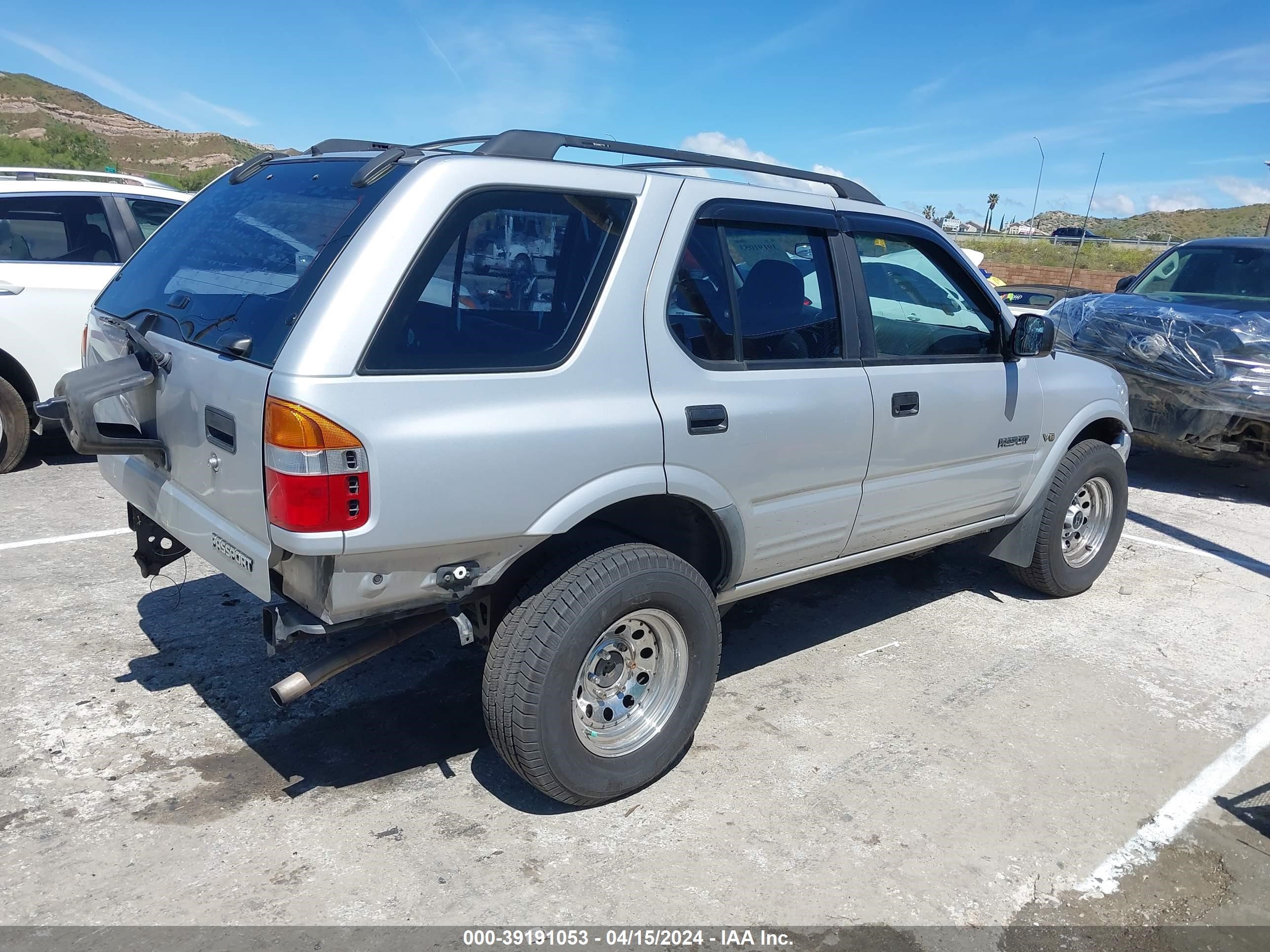 Photo 3 VIN: 4S6CK58W924402689 - HONDA PASSPORT 