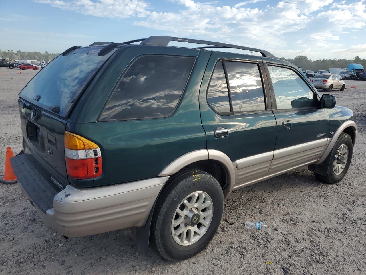 Photo 2 VIN: 4S6CK58WXY4405822 - HONDA PASSPORT 