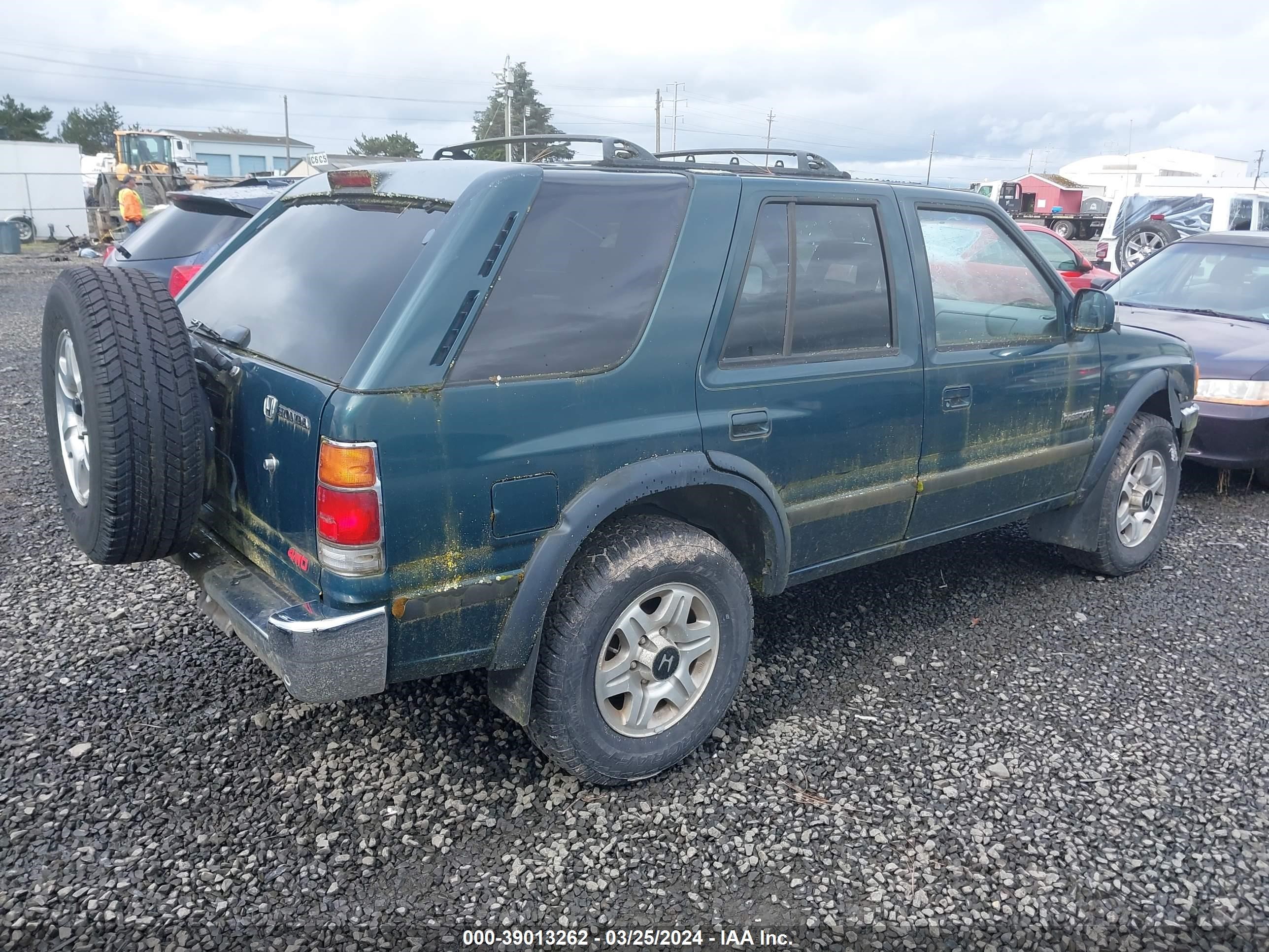 Photo 3 VIN: 4S6CM58V1V4418780 - HONDA PASSPORT 