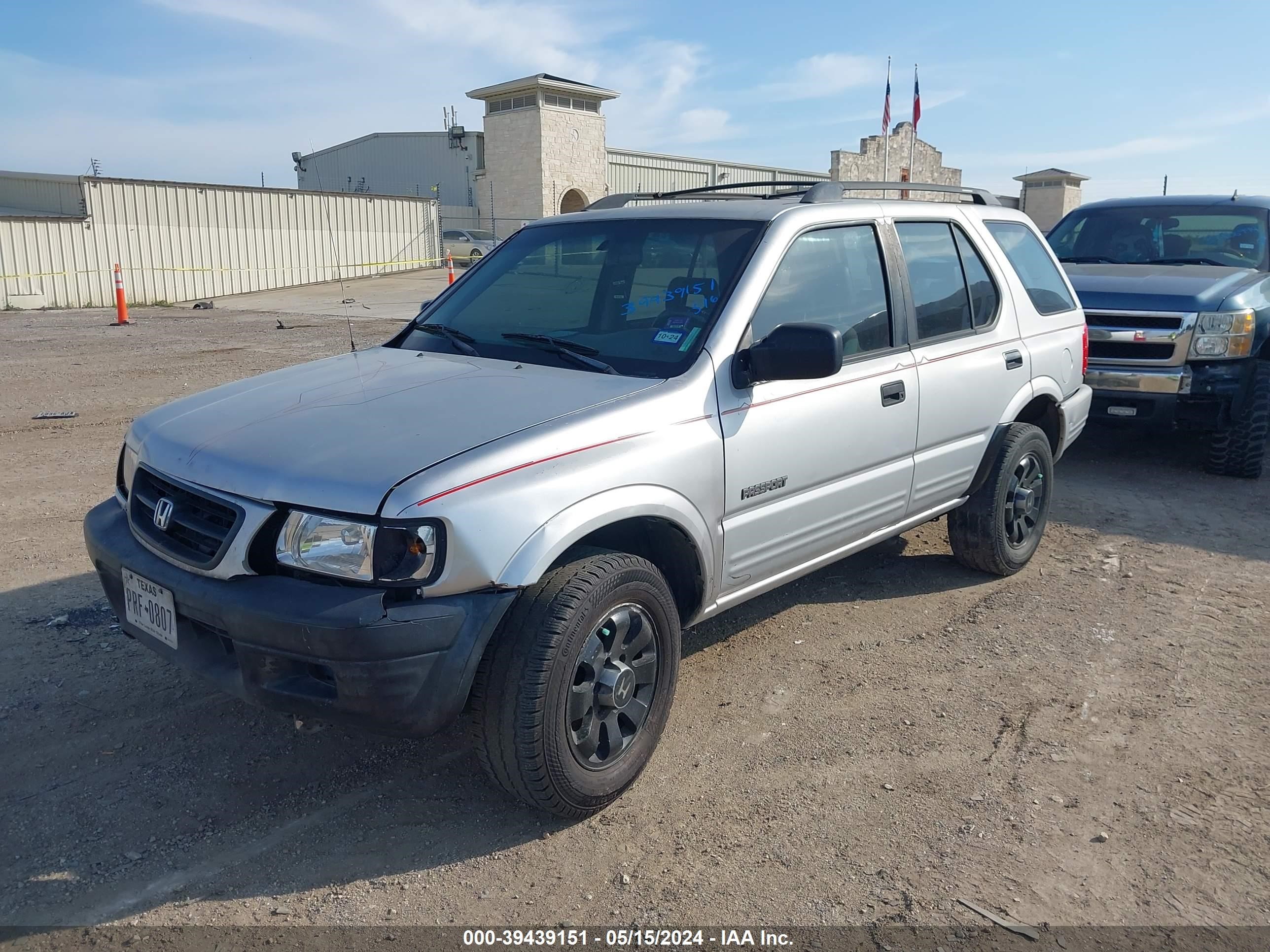 Photo 1 VIN: 4S6CM58W9X4406047 - HONDA PASSPORT 