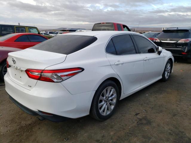 Photo 2 VIN: 4T1B11HK0JU005092 - TOYOTA CAMRY L 