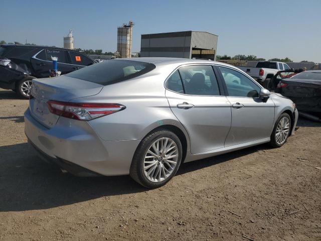 Photo 2 VIN: 4T1B11HK0JU008980 - TOYOTA CAMRY L 