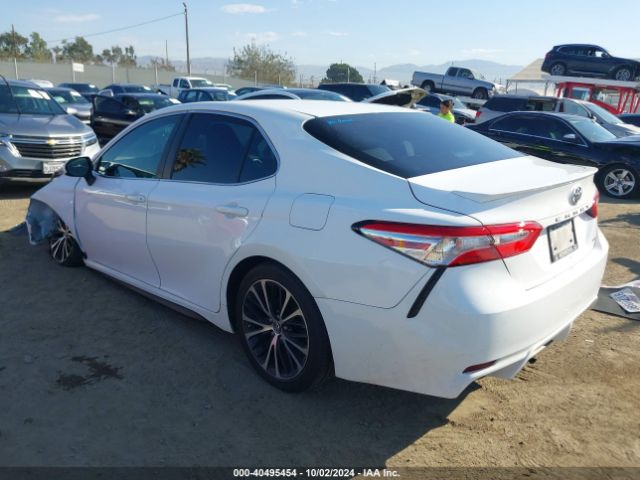 Photo 2 VIN: 4T1B11HK0JU018151 - TOYOTA CAMRY 