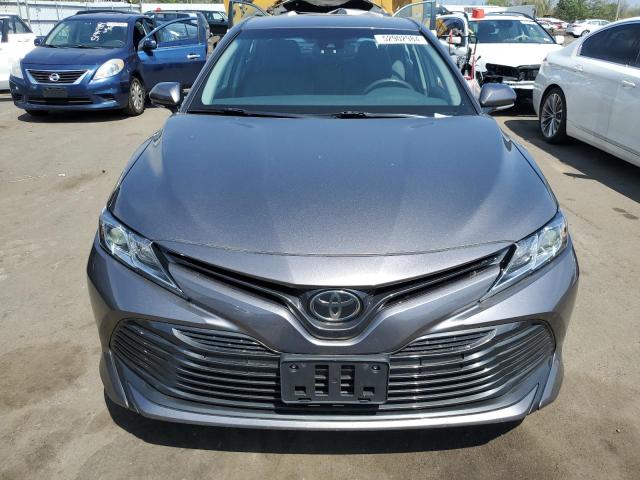 Photo 4 VIN: 4T1B11HK0JU018229 - TOYOTA CAMRY 