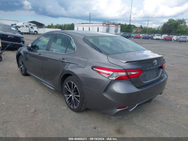 Photo 2 VIN: 4T1B11HK0JU027917 - TOYOTA CAMRY 