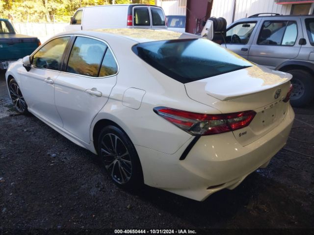 Photo 2 VIN: 4T1B11HK0JU039582 - TOYOTA CAMRY 