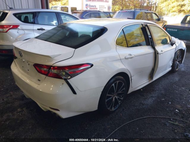 Photo 3 VIN: 4T1B11HK0JU039582 - TOYOTA CAMRY 