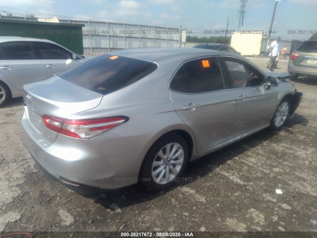 Photo 3 VIN: 4T1B11HK0JU050307 - TOYOTA CAMRY 