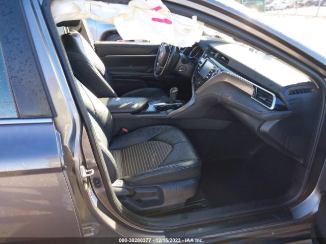 Photo 4 VIN: 4T1B11HK0JU056320 - TOYOTA CAMRY 